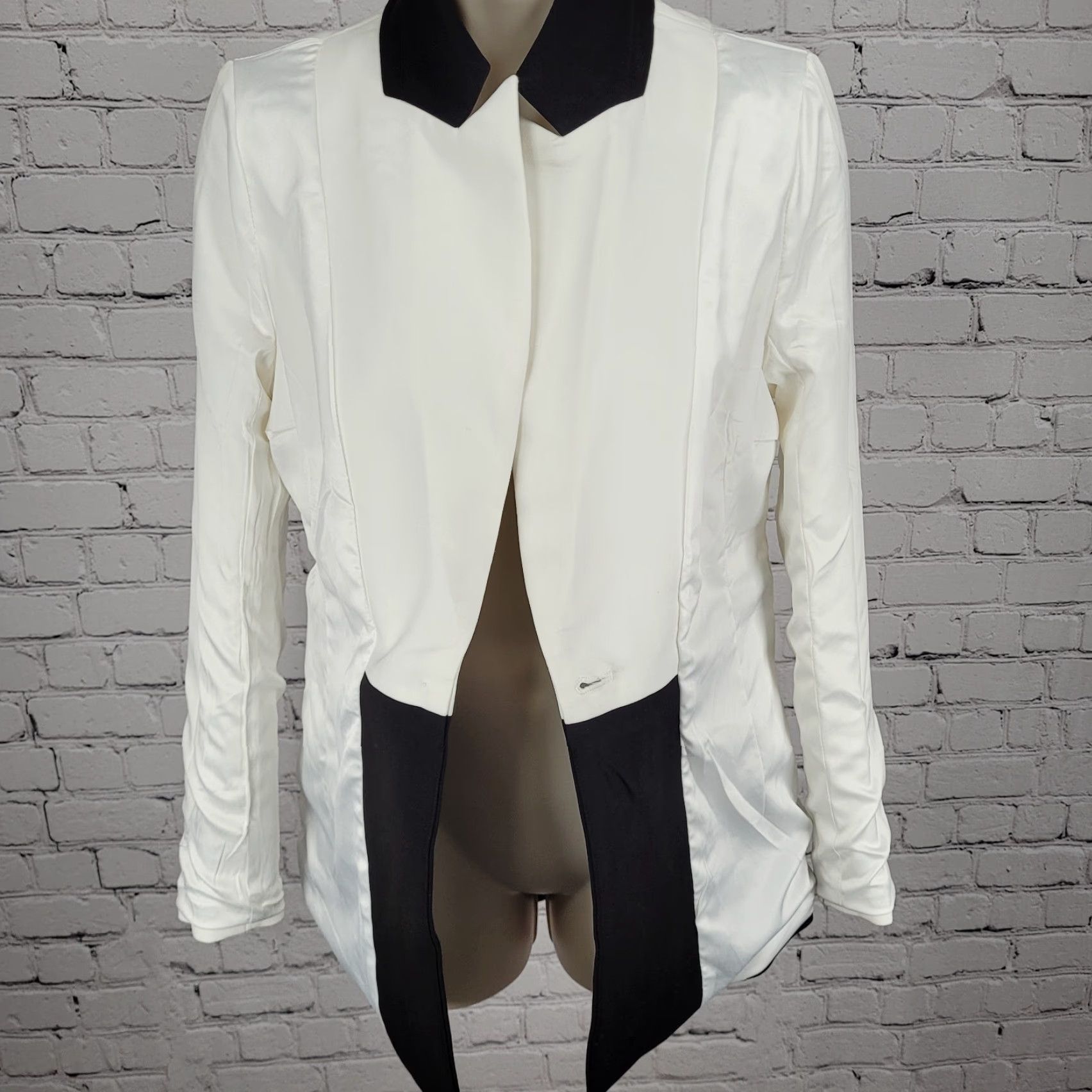 Bebe NWT Bebe Black & White Woven Twill Colorblock Notch Stretch Jacket Blazer Size 2 Size XS / US 0-2 / IT 36-38 - 5 Thumbnail