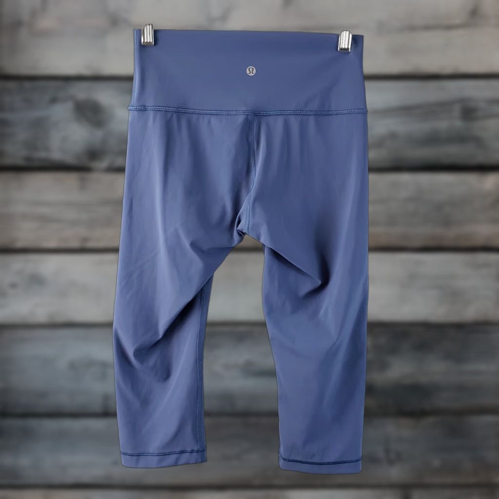 Lululemon Lululemon Wunder Under High Rise 1/2 Tight 17" Sz 6 Brilliant Blue Womens Leggings Size ONE SIZE - 1 Thumbnail