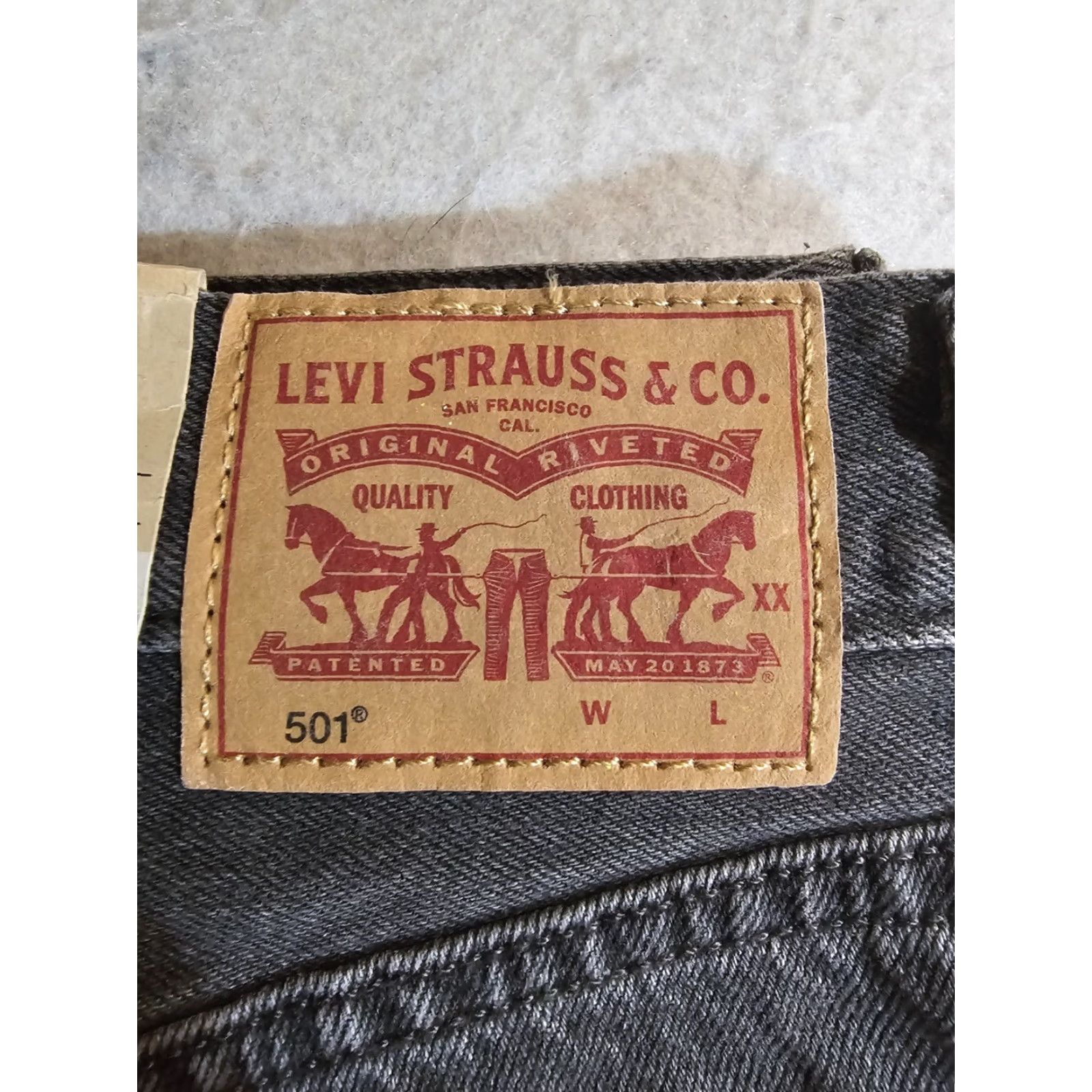 Levi's NWTs Levi's 501 Original Button Fly Jeans Black High Rise Fitted Through Hip & Thigh Womens 29x30 Slim Denim Cotton Dark Size 29" - 4 Thumbnail
