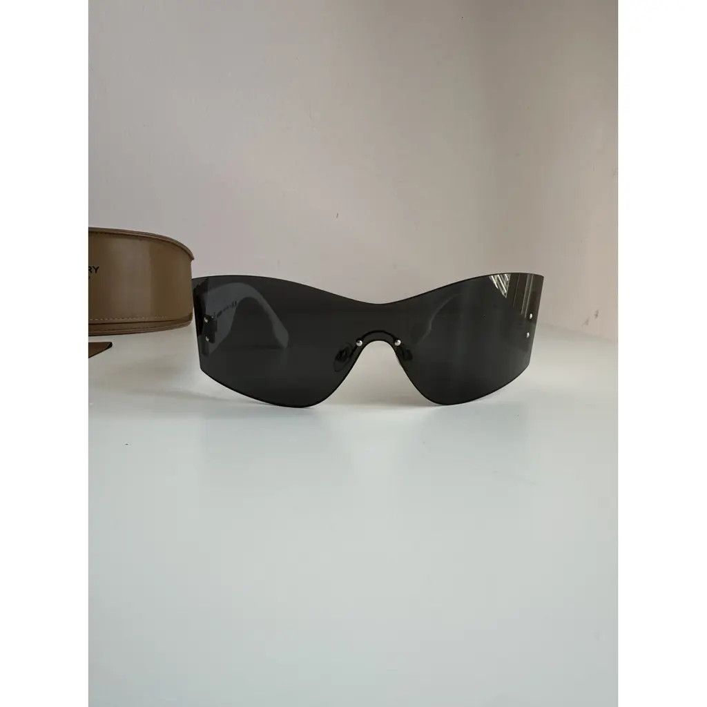 Burberry Burberry new sunglasses white UNISEX model Size ONE SIZE - 4 Thumbnail