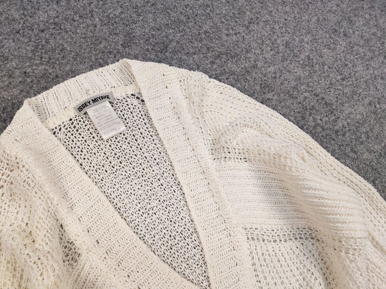 Issey Miyake Vintage 90s Issey Miyake Japan Linen Blend Mech Knit Sweater Size S / US 4 / IT 40 - 11 Thumbnail
