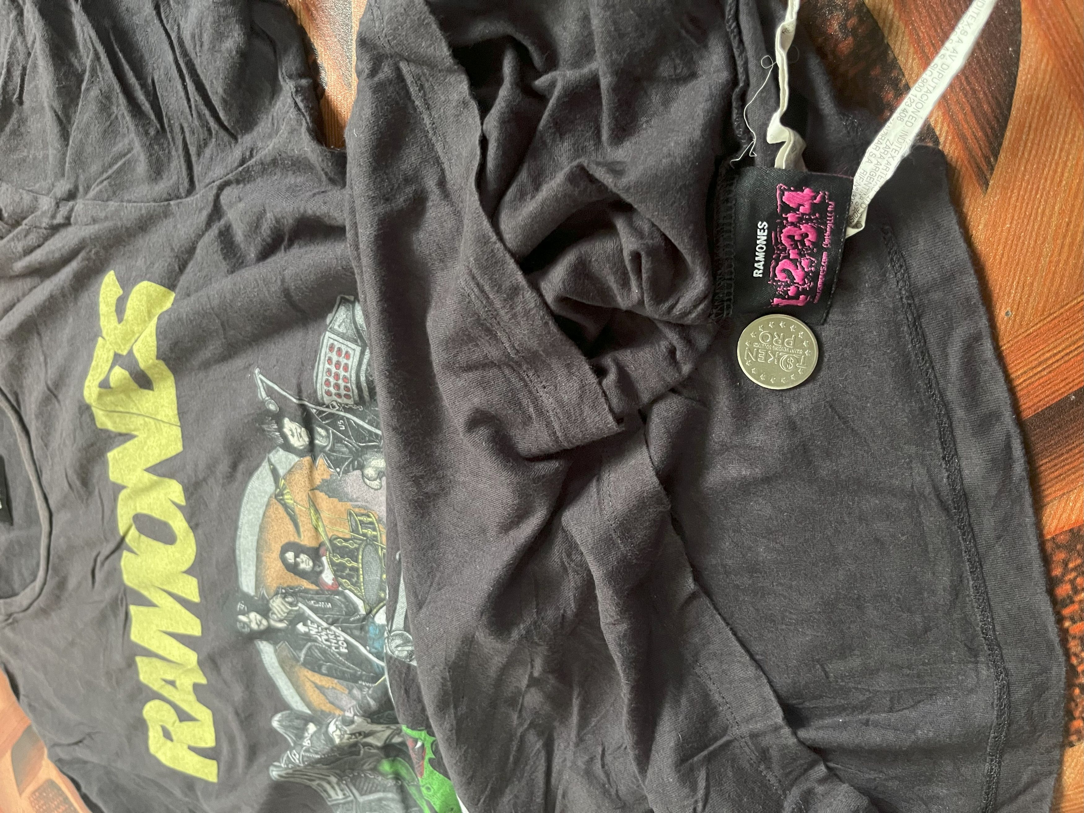 Zara RAMONES band Tshirt Size US M / EU 48-50 / 2 - 4 Thumbnail