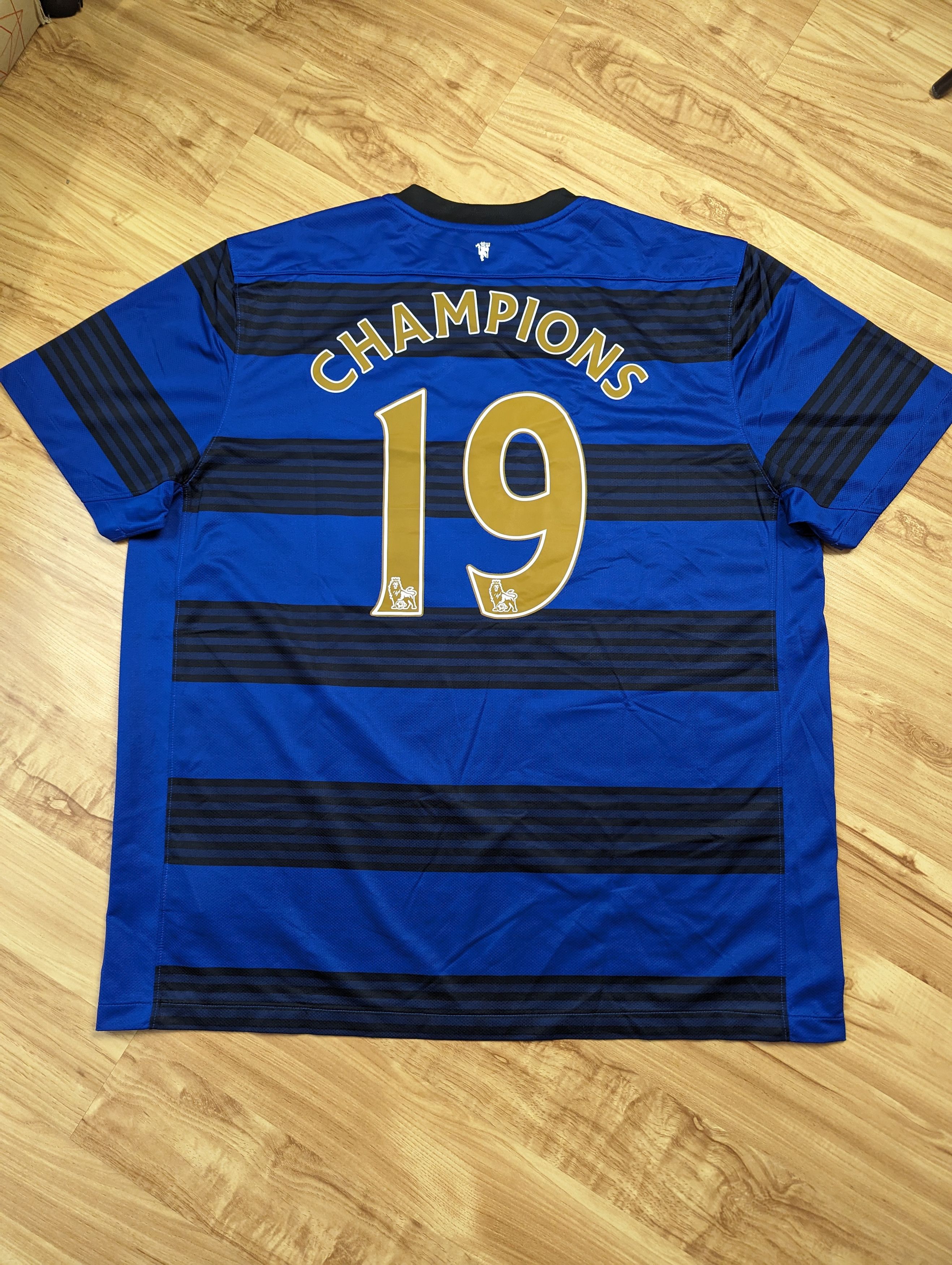 Nike MANCHESTER UNITED NIKE 2011/2012 FOOTBALL JERSEY CHAMPIONS Size US XXL / EU 58 / 5 - 1 Thumbnail