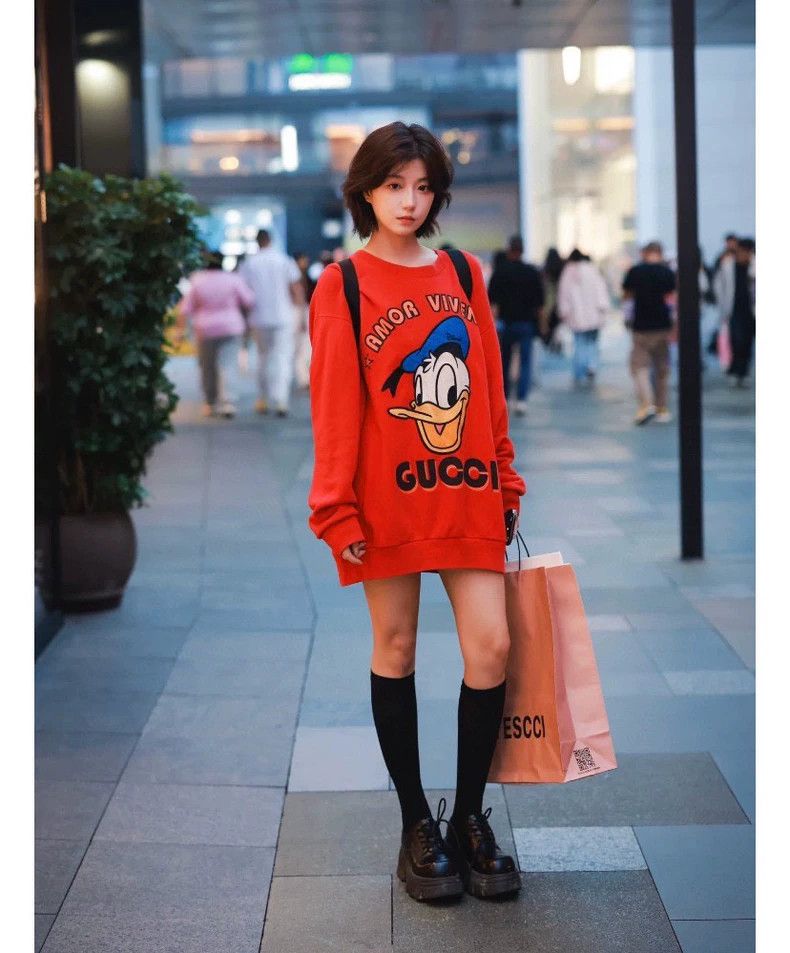 Gucci Gucci Red co-branded Donald Duck printed sweatshirt 2502-Ne Size US M / EU 48-50 / 2 - 9 Thumbnail