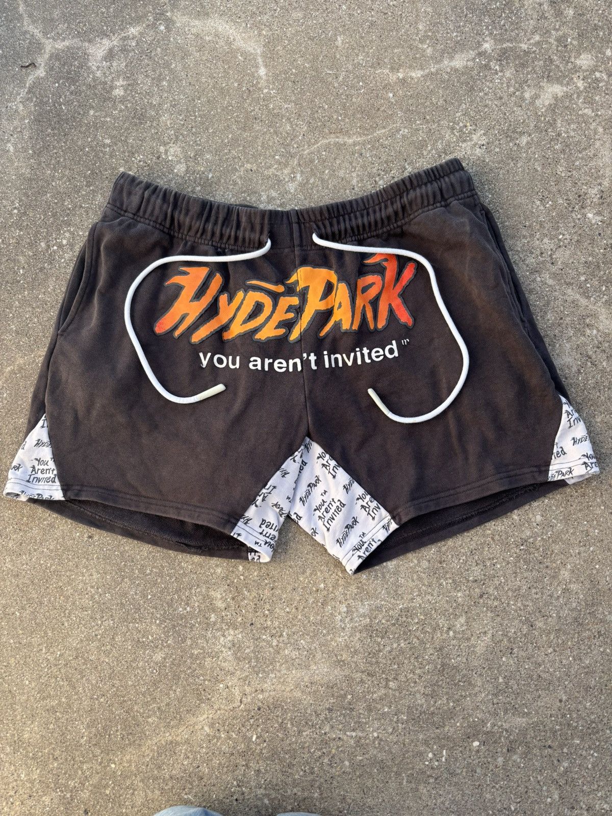 Hyde Park Goods × Vintage 🛹 RARE VINTAGE Hyde Park „you aren’t invited“ Shorts ⛓️‍💥 Size US 36 / EU 52 - 1 Thumbnail
