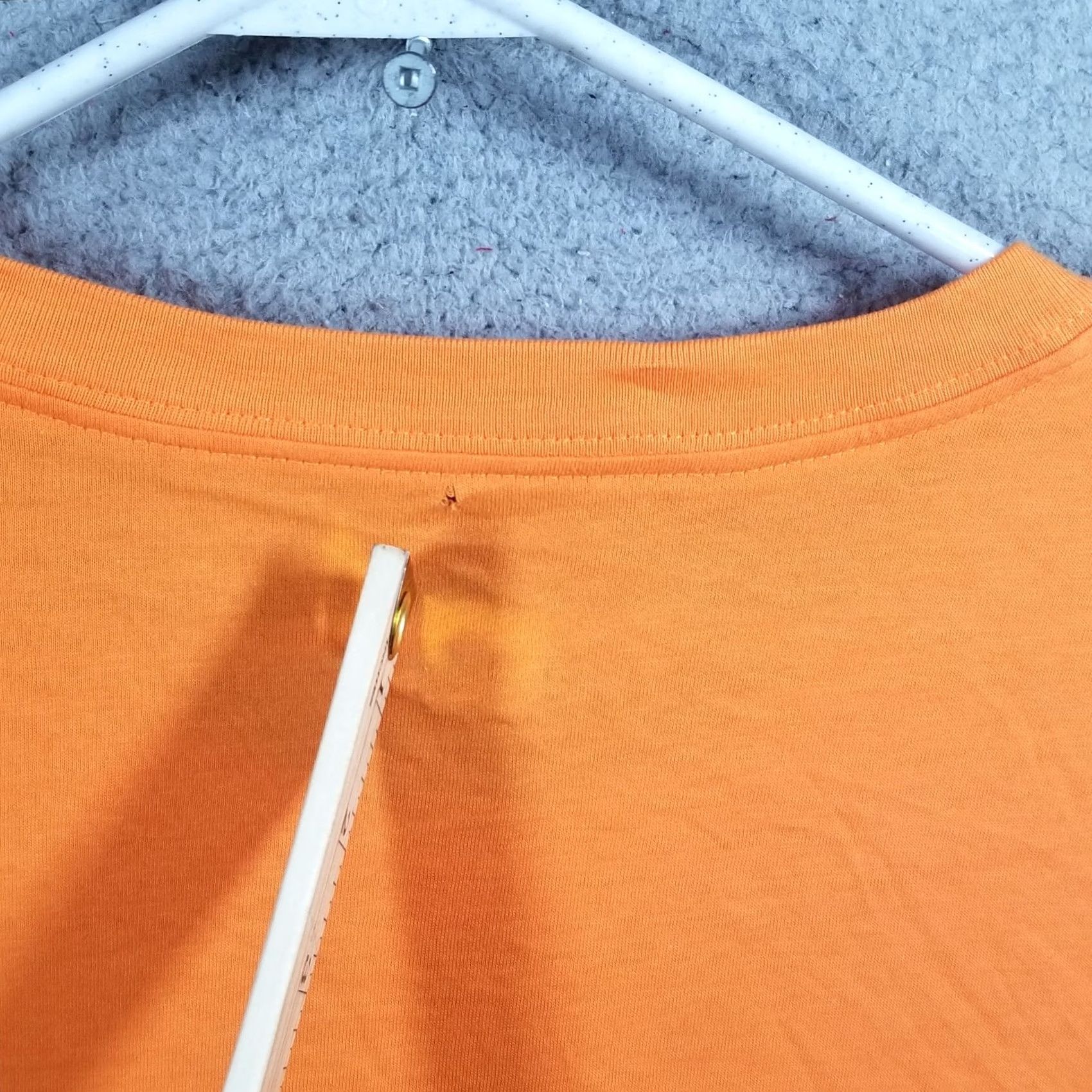 Nike Nike Sportswear Club Tee Shirt Adults XXL Orange White Embroidered Swoosh Size US XXL / EU 58 / 5 - 5 Thumbnail