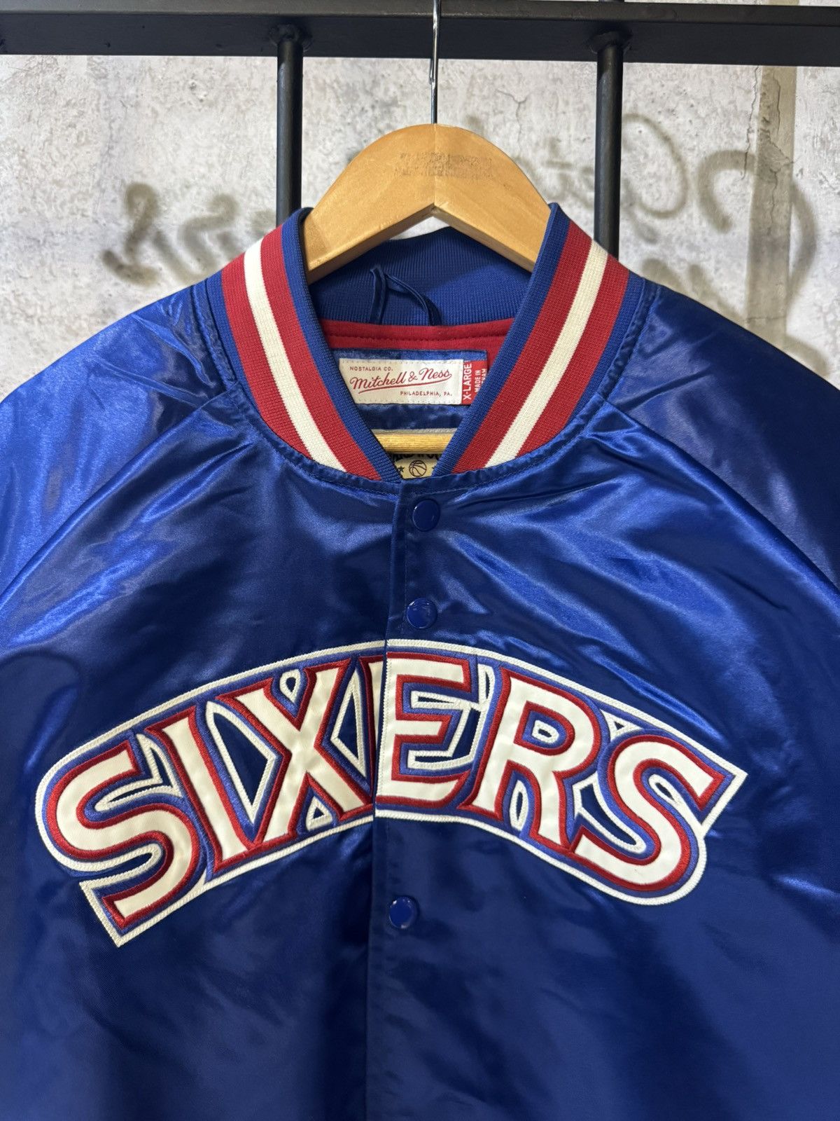 Mitchell & Ness Mitchell & Ness HWC Philadelphia 76ers Satin Varsity Jacket Size US XL / EU 56 / 4 - 2 Thumbnail
