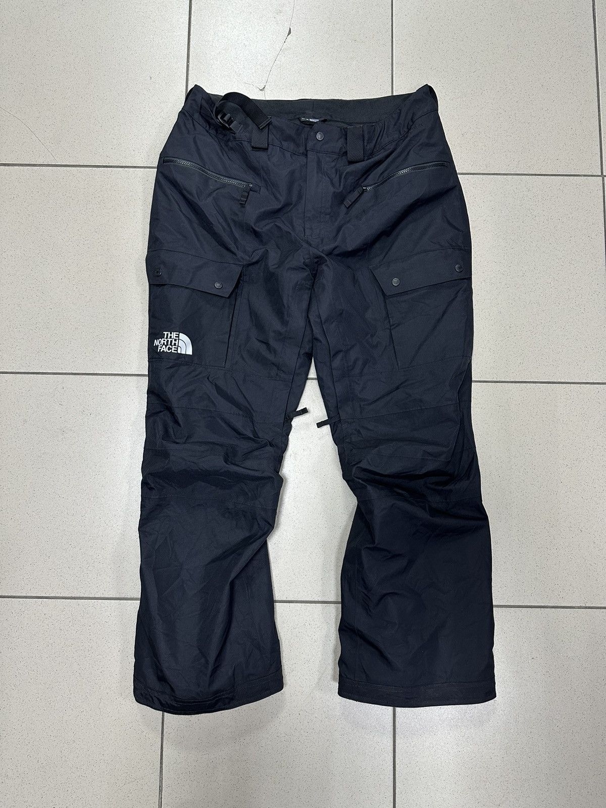 image of Outdoor Life x Ski The North Face Ski Pants Y2K Black Multipocket, Men's (Size 36)