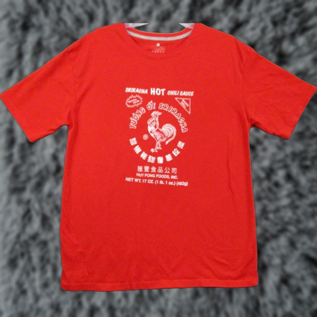 Vintage Sriracha Hot Chili Sauce T-Shirt Adult XL Rooster Graphic Crewneck Red Tee Shirt Mens Logo Funny 90s? Size US XL / EU 56 / 4 - 1 Thumbnail