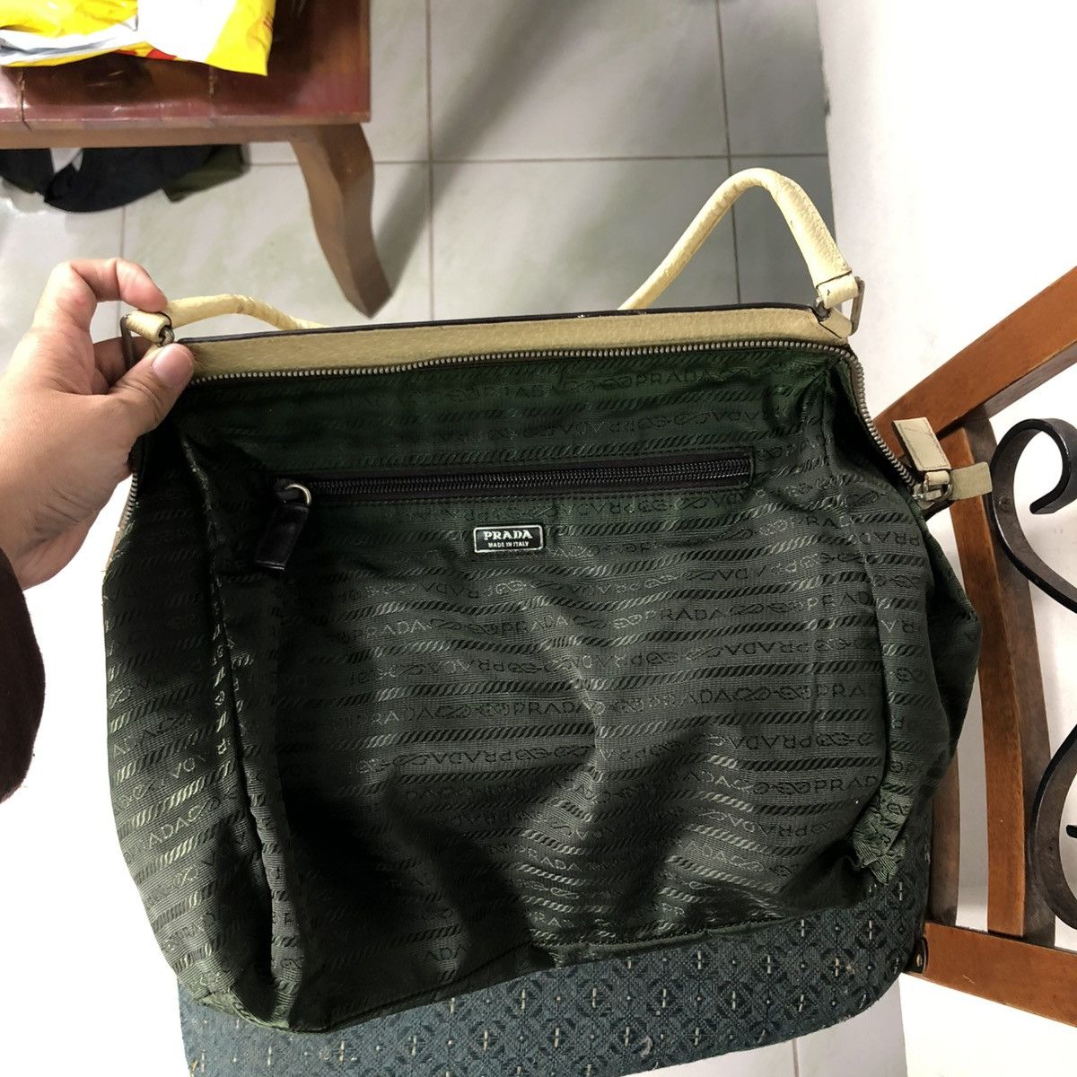 Prada 🔥VINTAGE HAND BAG PIG SKINS LEATHER PRADA MADE IN ITALY Size ONE SIZE - 13 Thumbnail