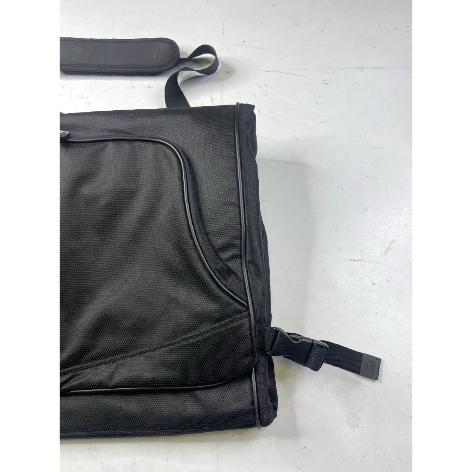 Tumi Tumi T-Tech Garment Bag Large 44in 22in Black Nylon Travel Men 55336D Ballistic Buckle Zip Shoulder Strap Size 42R - 2 Thumbnail