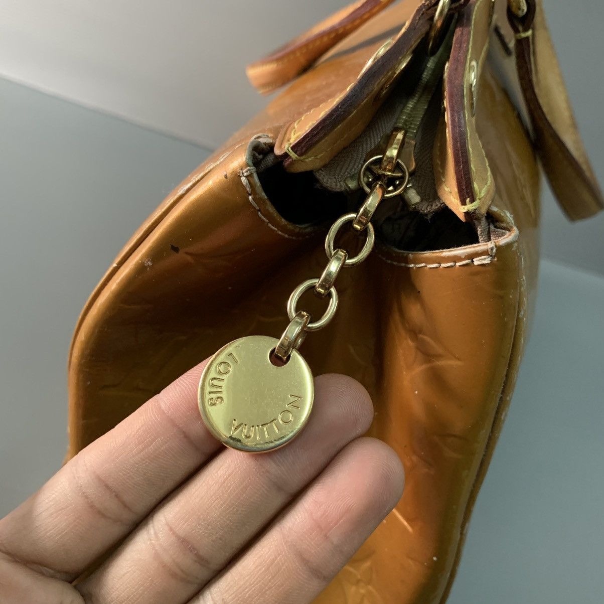 Louis Vuitton Louis Vuitton Monogram Vernis Brea PM Gold Handbag Size ONE SIZE - 16 Thumbnail