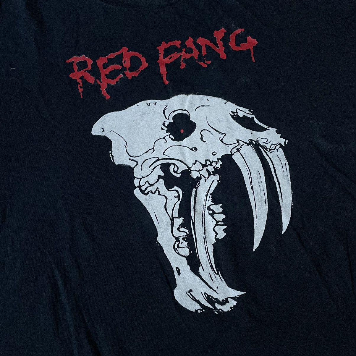 Vintage Vintage Y2K Red Fang Graphic Tee Grunge Thrashed Baggy XXL Size US XXL / EU 58 / 5 - 6 Thumbnail