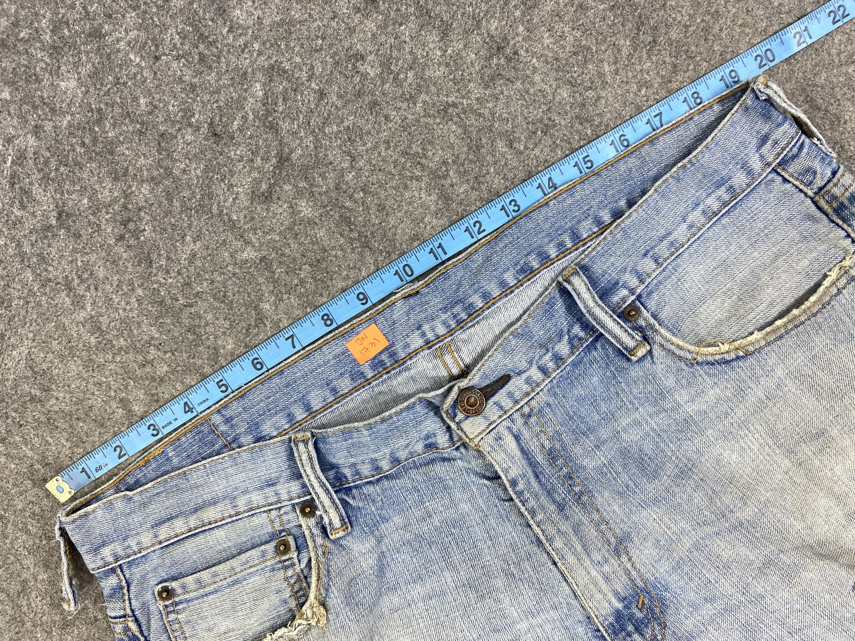 Levi's Light Blue Wash Vintage Levi's 569 39x32 Denim -JN1731 Size US 39 - 5 Thumbnail