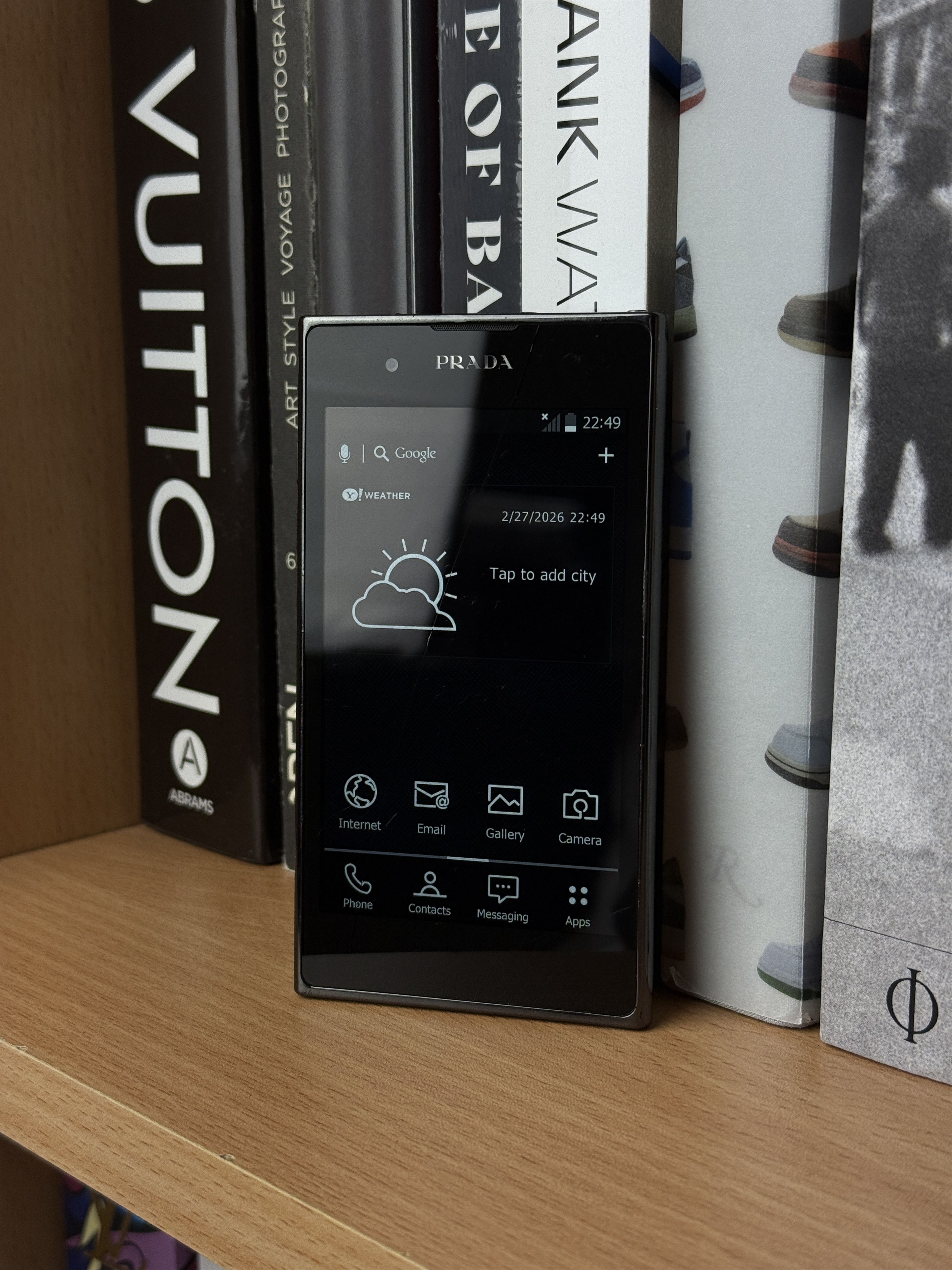Prada Prada trap phone by LG Size ONE SIZE - 3 Thumbnail