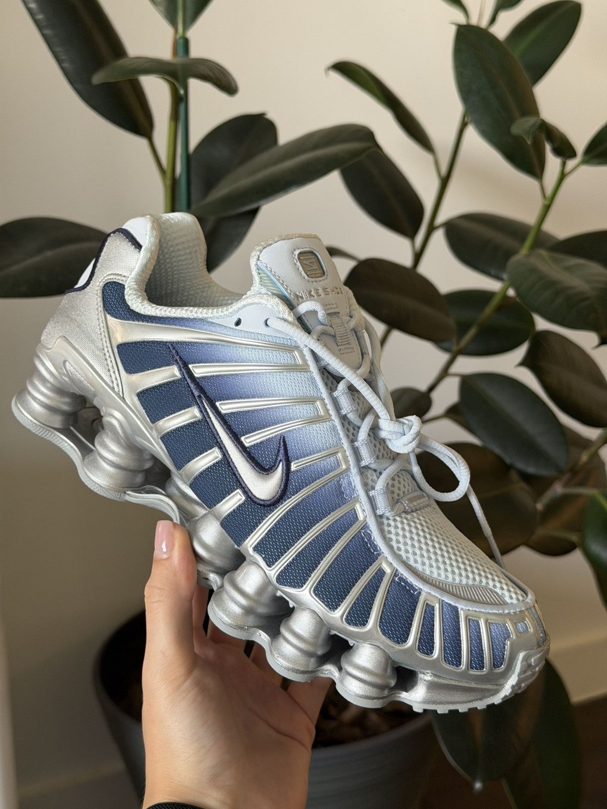 Nike Nike Shox TL Fade "Light Blue" Size 7M / 8.5W Size US 8.5 / IT 38.5 - 2 Thumbnail
