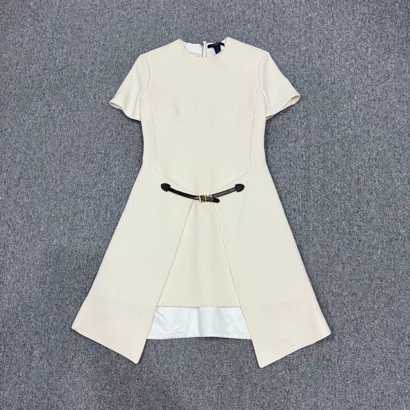 Louis Vuitton Louis Vuitton LV White Monogram Mini Dress 36 Size XS / US 0-2 / IT 36-38 - 1 Thumbnail