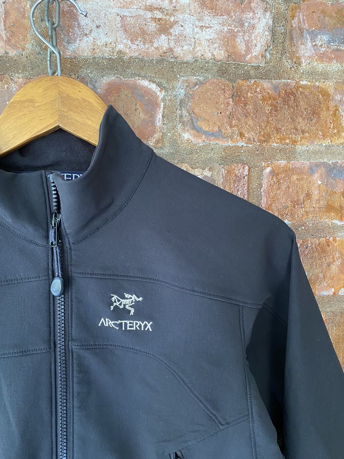 Arc'teryx Vintage Super black logo Jacket Size S / US 4 / IT 40 - 6 Thumbnail