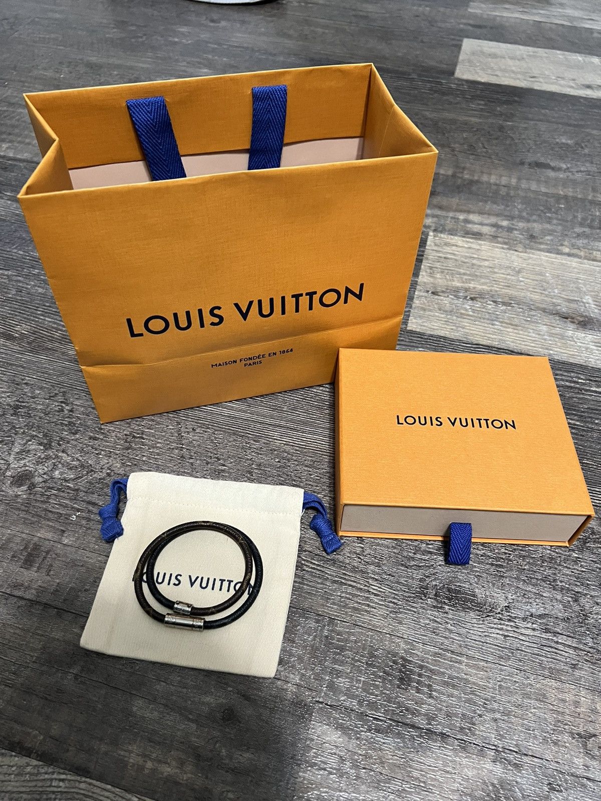 Louis Vuitton Keep It Double Leather Bracelet Size ONE SIZE - 1 Thumbnail