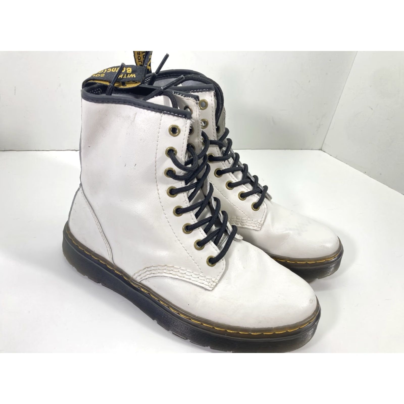 Dr. Martens Doc Martens Zavala Ankle Boots Women Size 8 White Leather Lace Up Casual 8 Eye Size US 8 / IT 38 - 2 Thumbnail
