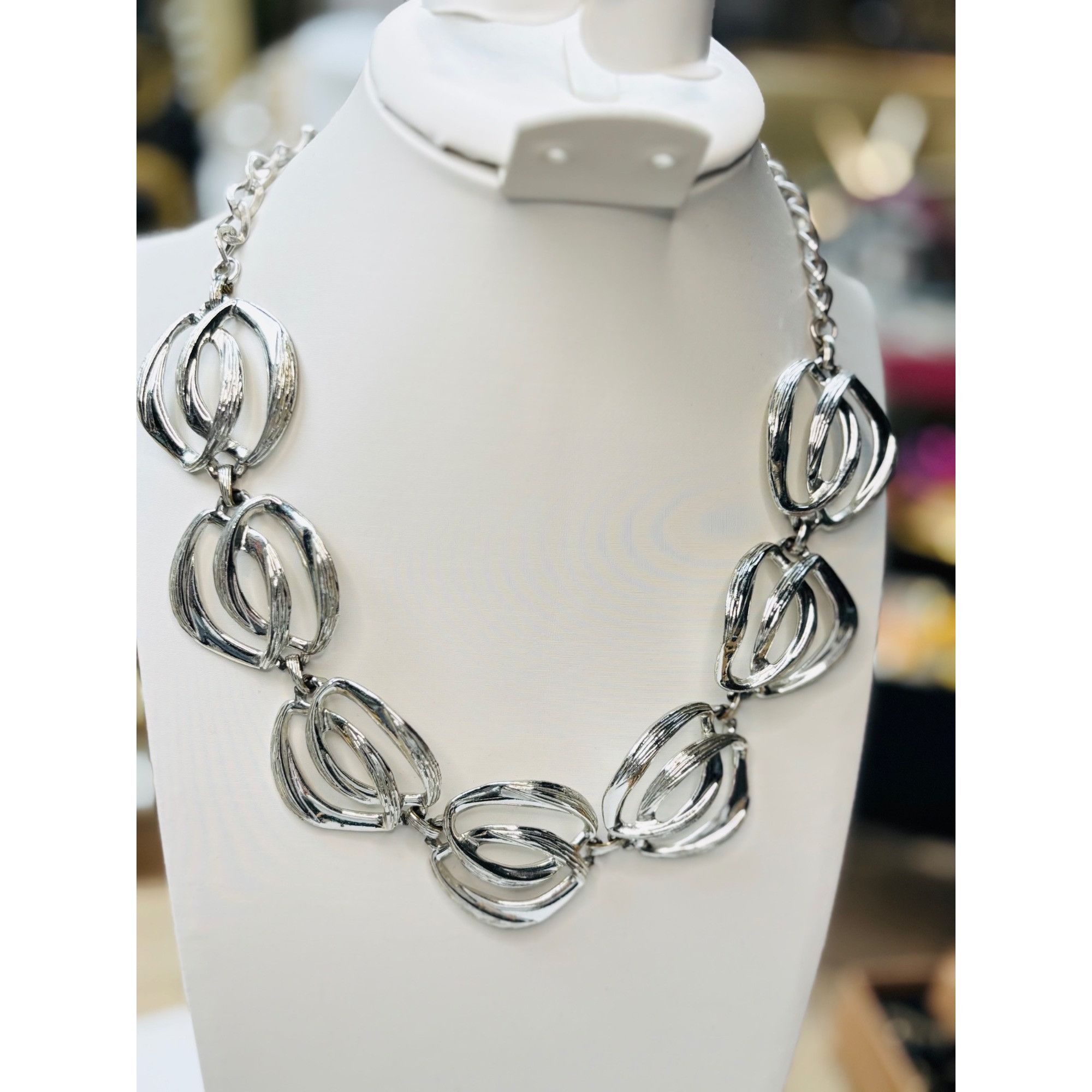 Other Vintage Silver-Tone Statement Necklace With Interlocking Ova Size ONE SIZE - 2 Thumbnail