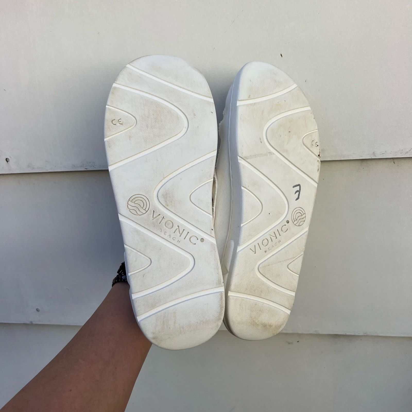 Vionic Vionic Skipper Men's Slip-On Canvas Casual Shoe White 8.5 Size US 8.5 / EU 41-42 - 5 Thumbnail