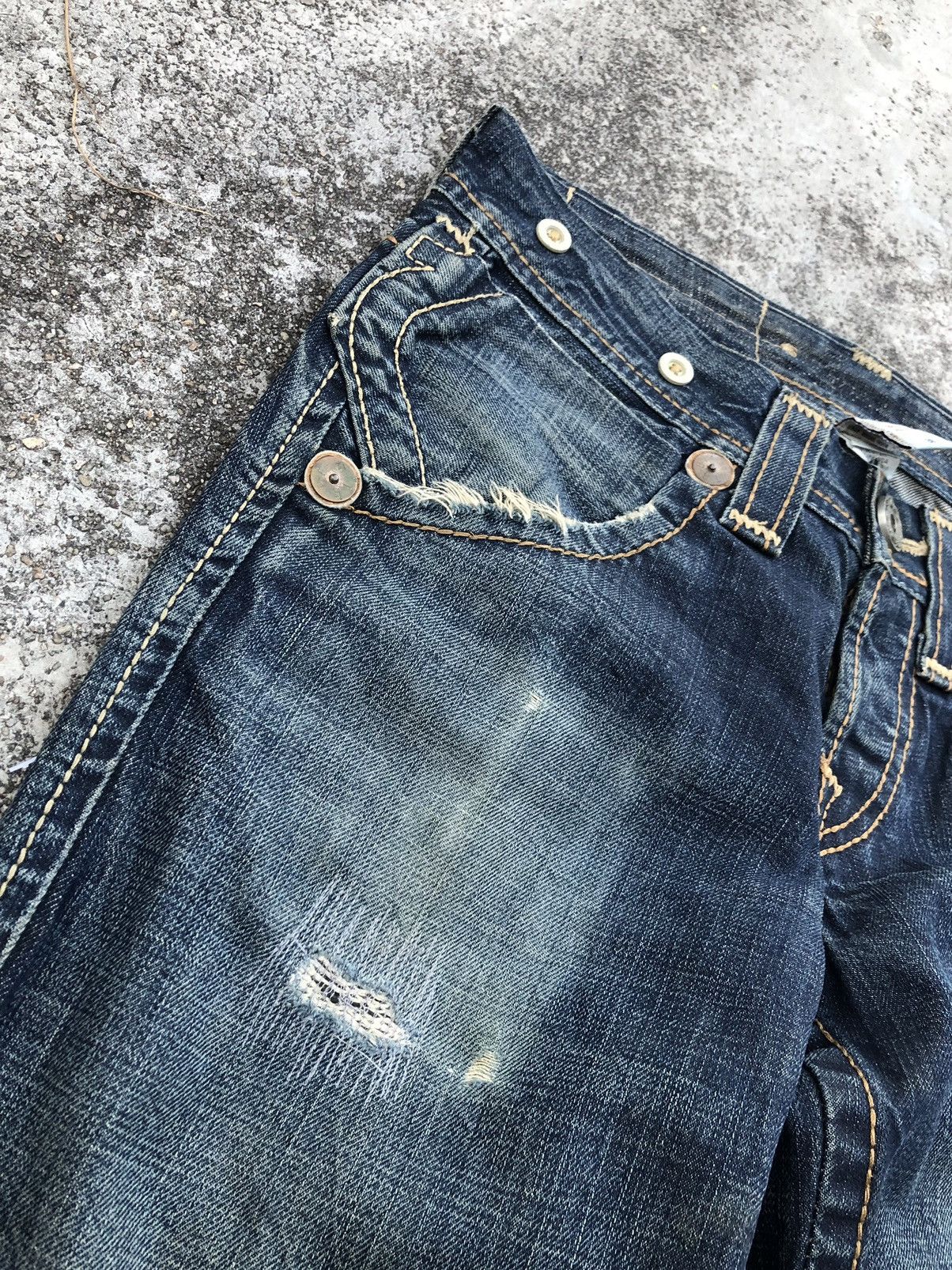 True Religion TRUE RELIGION WASHED BLUE DENIM Size US 31 - 5 Thumbnail