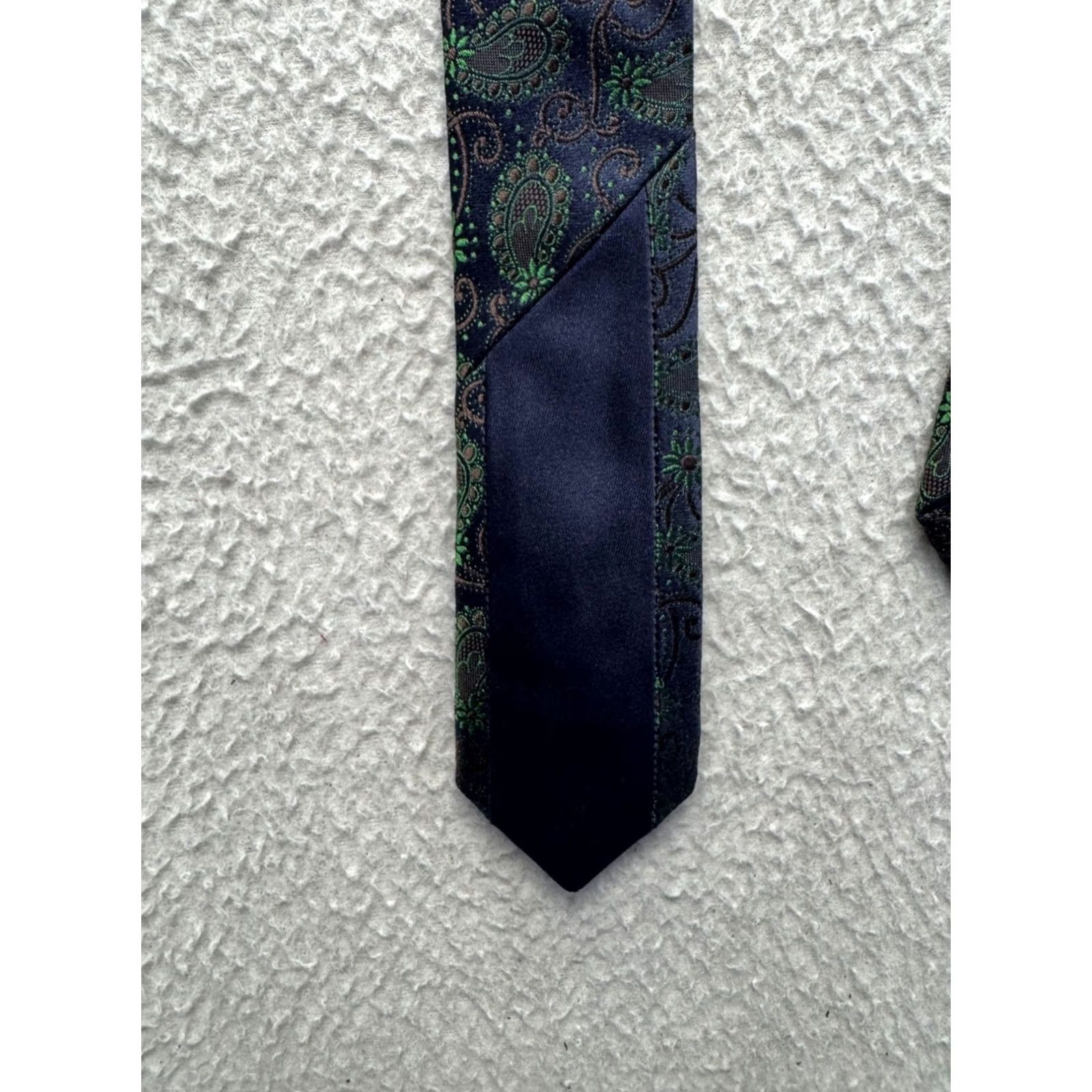 Vintage Italo Ferretti Tie Navy Green Paisley Silk Designer Narrow 29in 3.5in Men Vintage? Size ONE SIZE - 4 Thumbnail