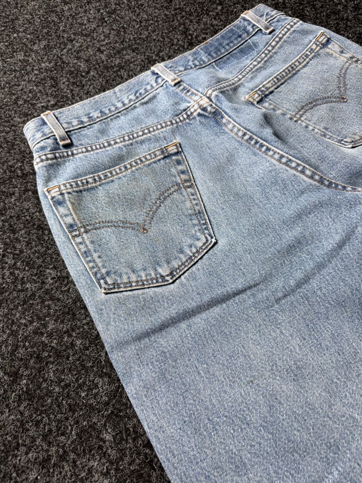 Levi's Vintage Clothing 90s Levi's 550 Distressed Dirty Relaxed Fit USA Retro Jeans Size US 35 - 18 Thumbnail