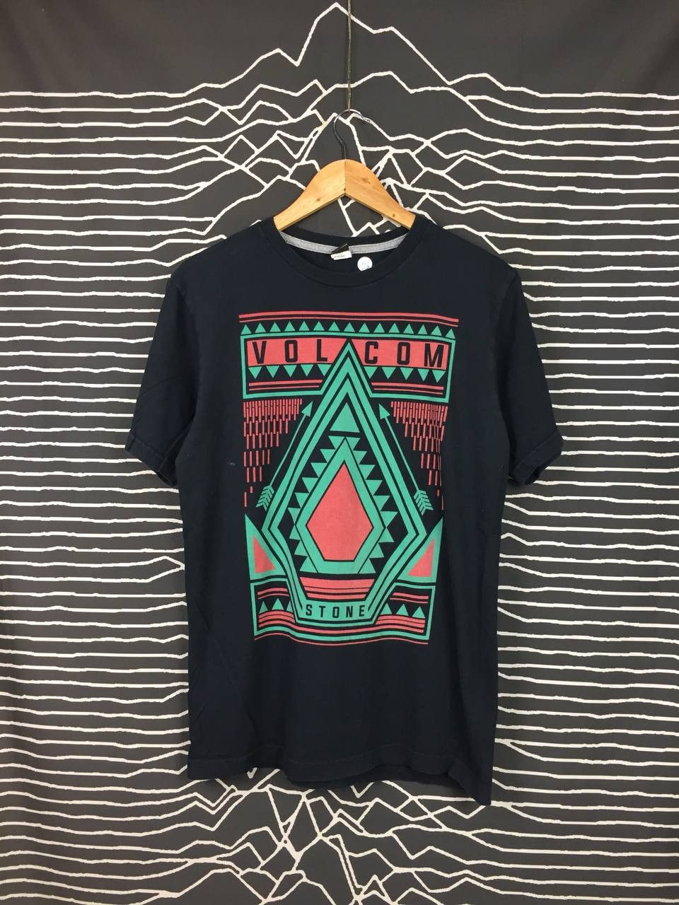 Vintage × Volcom Volcom Stone Big Logo Skateboards Tee Size US M / EU 48-50 / 2 - 1 Thumbnail