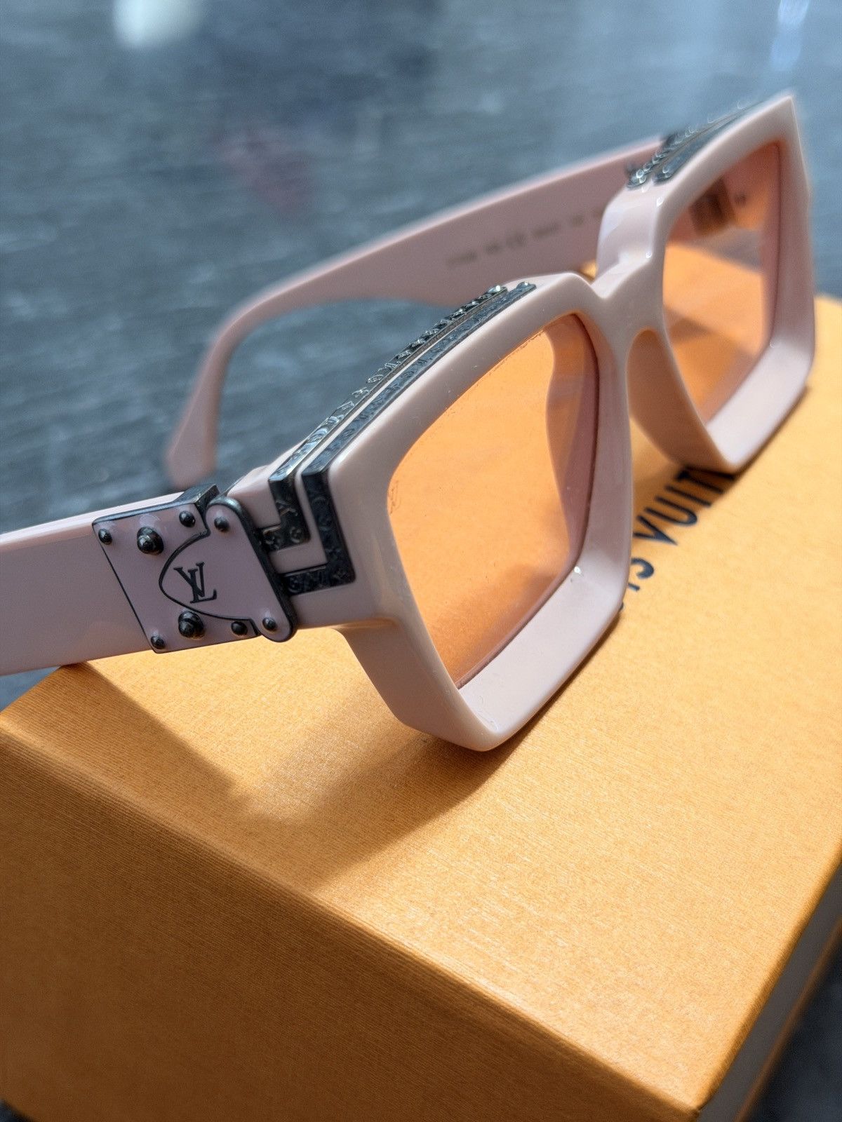 Louis Vuitton Louis Vuitton Pink millionaire Sunglasses E Size ONE SIZE - 1 Thumbnail