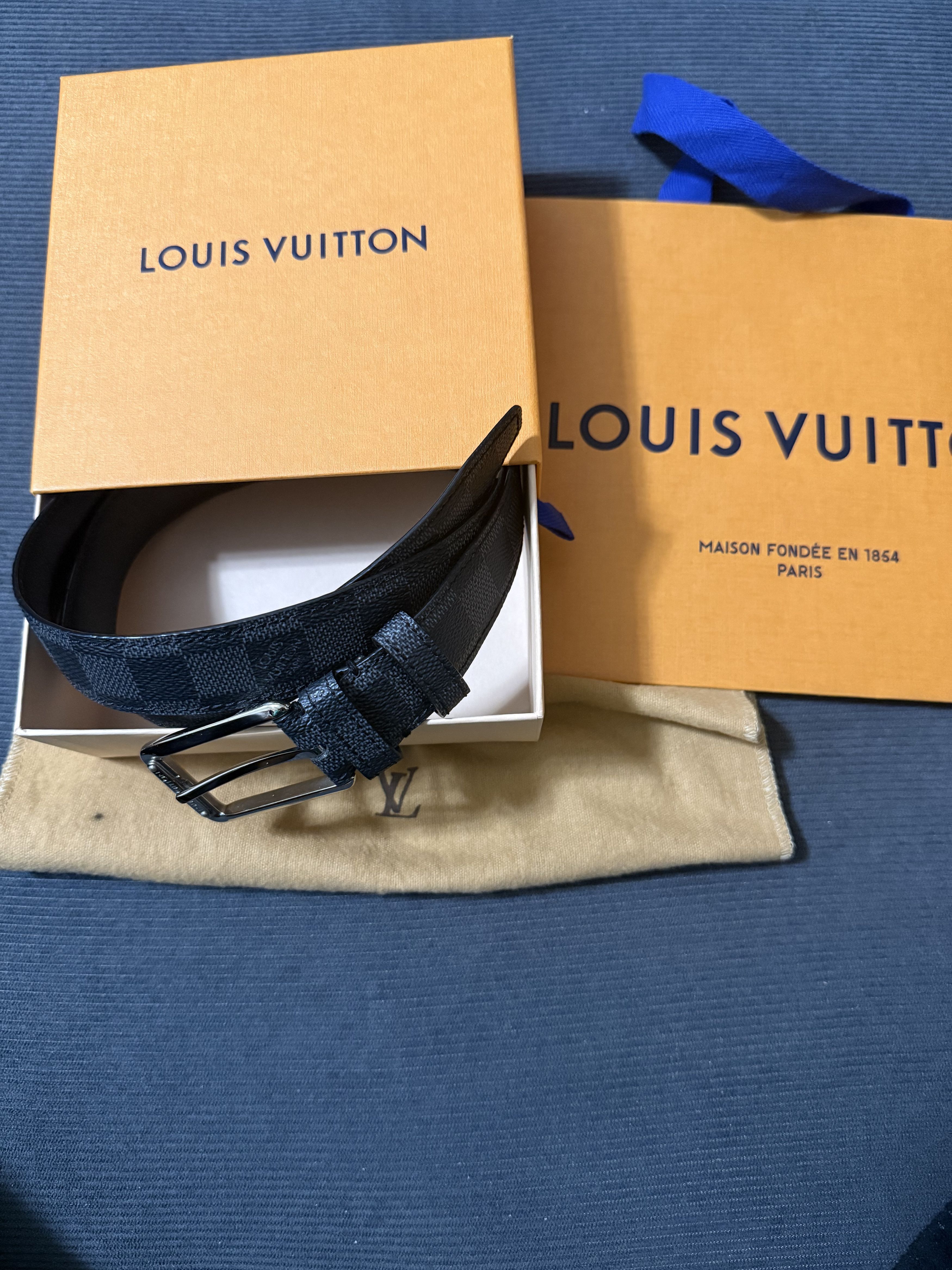 Louis Vuitton LOUIS VUITTON Black Damier Infini leather belt 