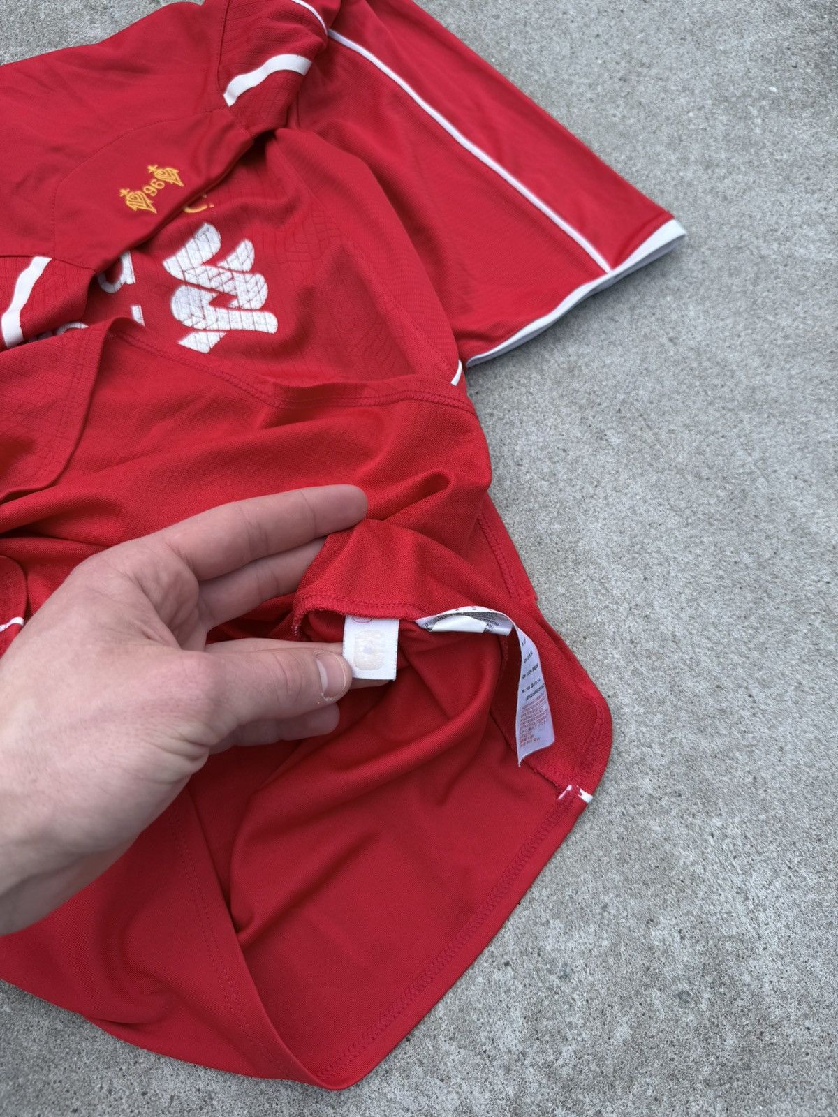 Other Vintage FC Liverpool sportswear / streetwear jersey Size US M / EU 48-50 / 2 - 11 Thumbnail