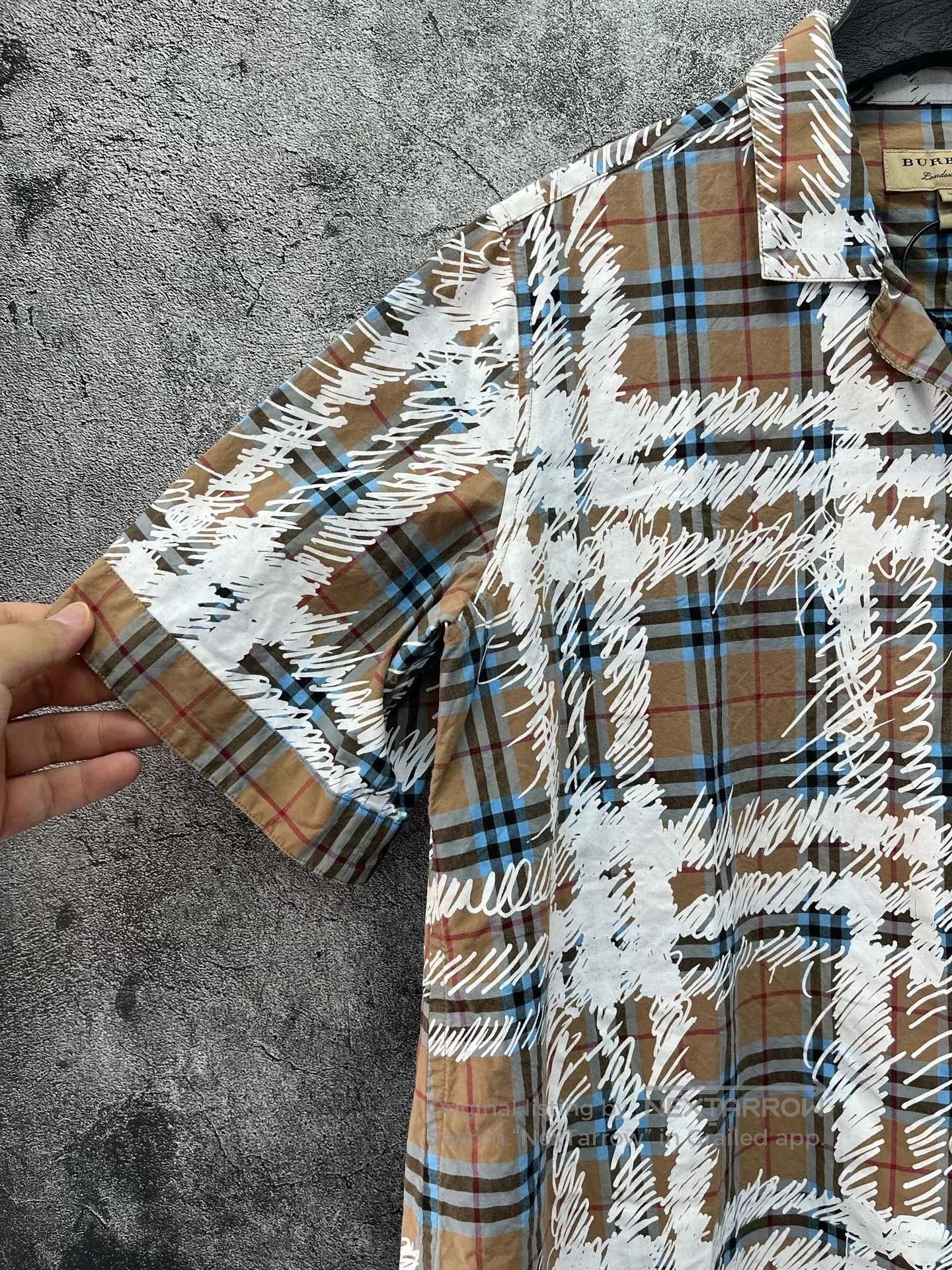 Burberry burberry graffiti short sleeve shirt uk4. Size US XS / EU 42 / 0 - 4 Thumbnail