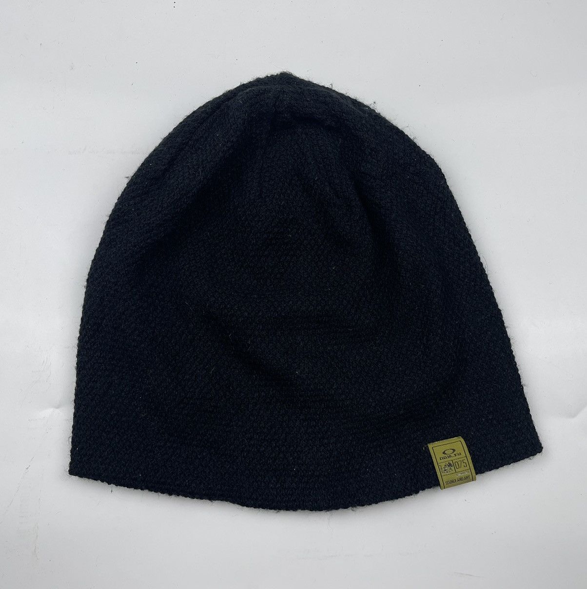 oakley beanie hat snow cap tc21