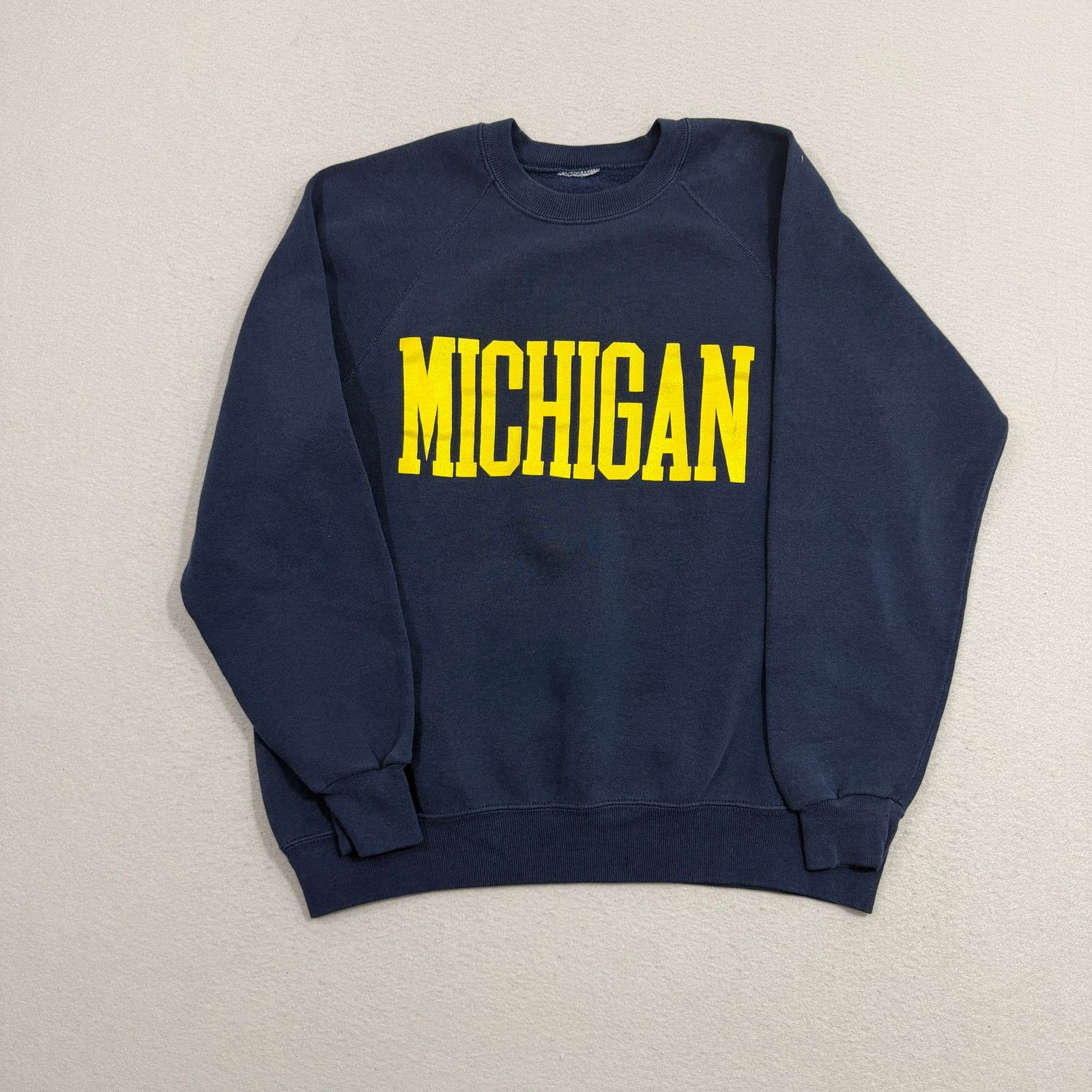 Vintage Vintage Michigan Wolverines Sweatshirt Medium Raglan 80s Size US M / EU 48-50 / 2 - 2 Thumbnail