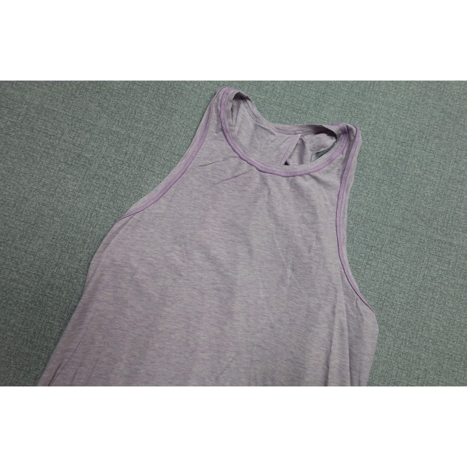 Lululemon Lululemon Tank Top Womens M Purple Racerback Lightweight Yoga Top Running Size M / US 6-8 / IT 42-44 - 2 Thumbnail