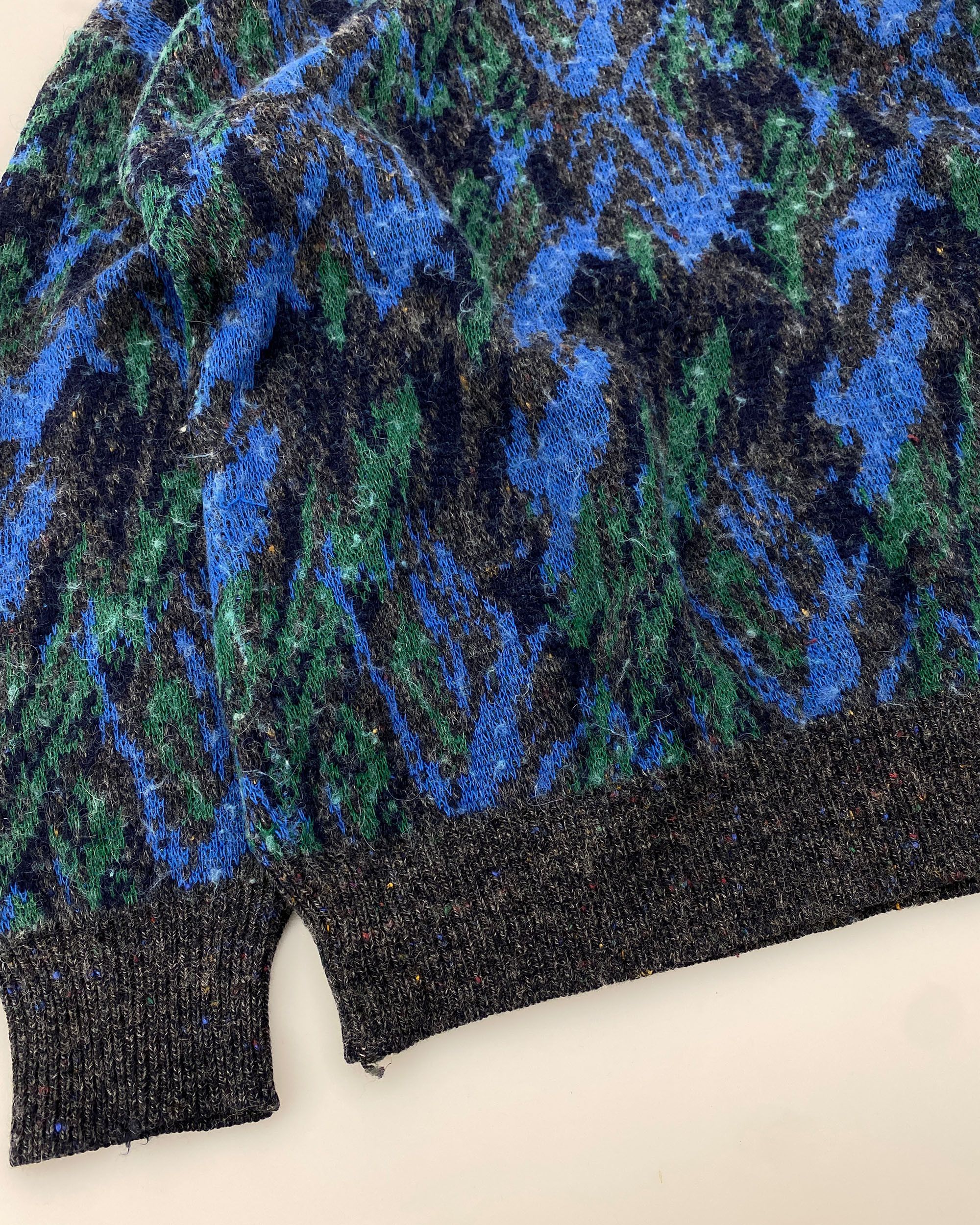 Hugo Boss 1980s Abstract Wool Knit Sweater Size US L / EU 52-54 / 3 - 4 Thumbnail
