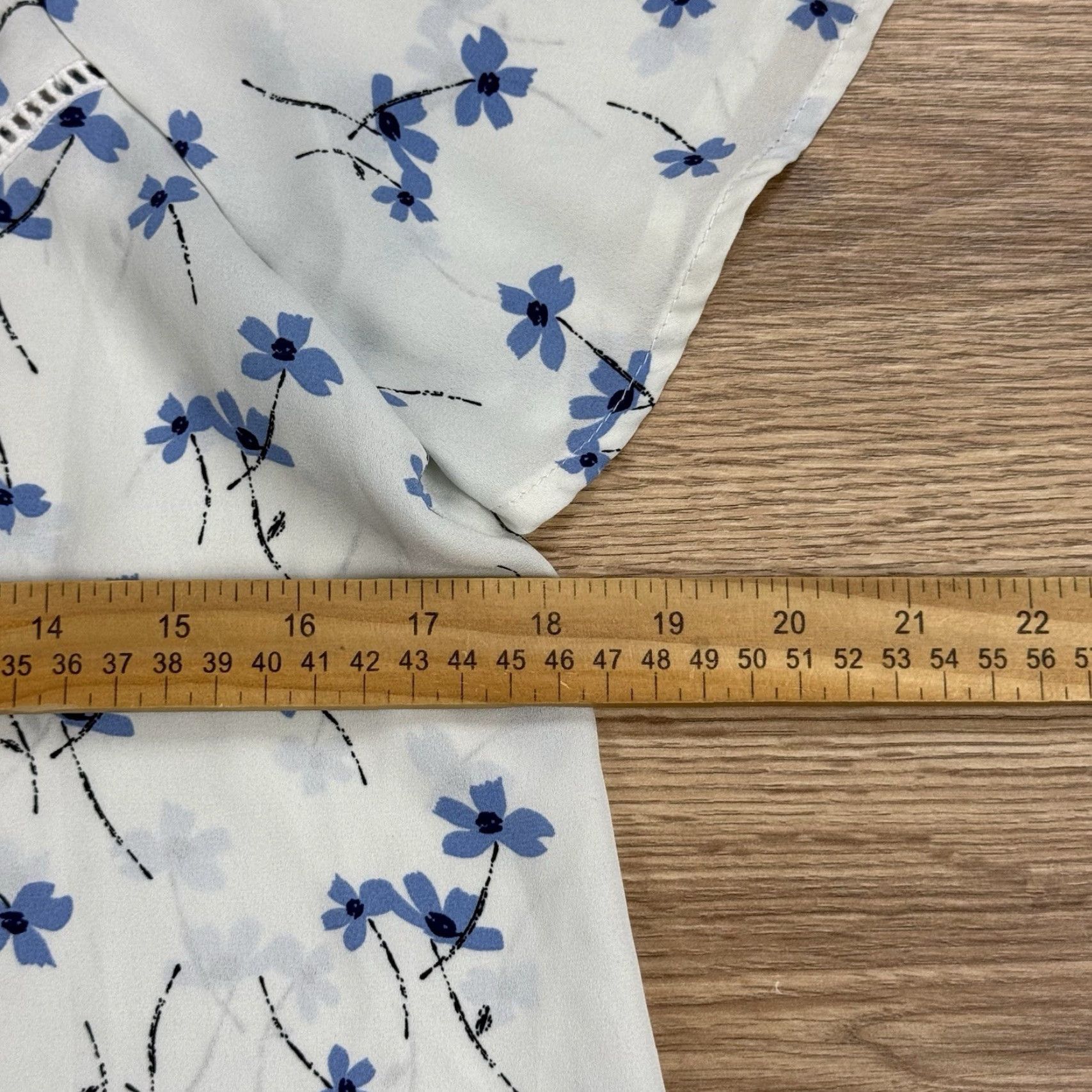 Vintage Sienna Women’s White Floral Blouse Cold Shoulder Short Sleeve Small Shirt Size S / US 4 / IT 40 - 6 Thumbnail