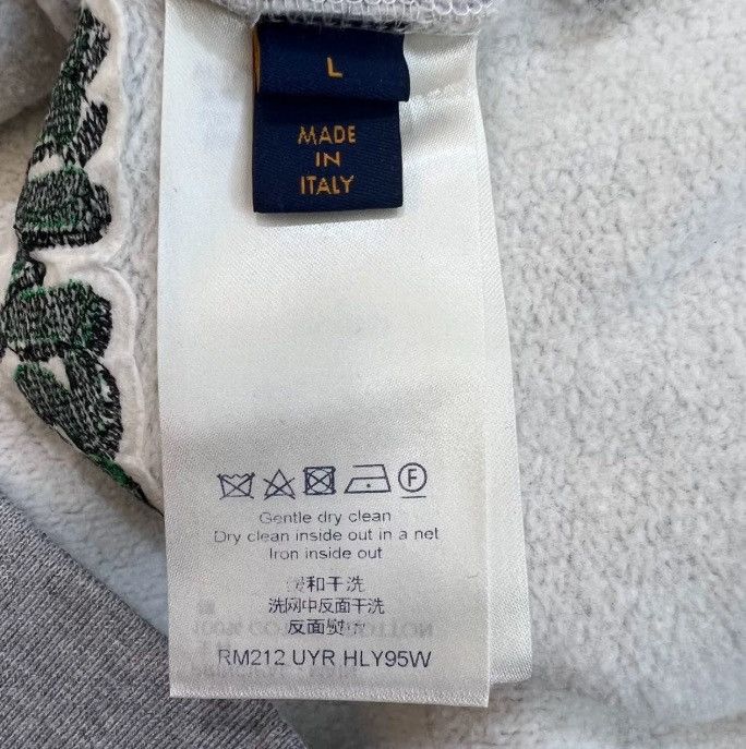 Louis Vuitton LOUIS VUITTON Logo Casual Classic Hoodie2412-Nextarrow Size US L / EU 52-54 / 3 - 5 Thumbnail