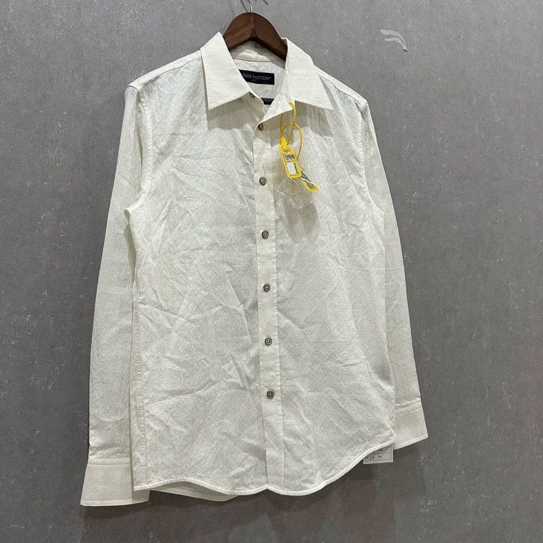 Louis Vuitton Louis Vuitton Embossed Dark Lines and Full Logo shirt Size US XS / EU 42 / 0 - 3 Thumbnail