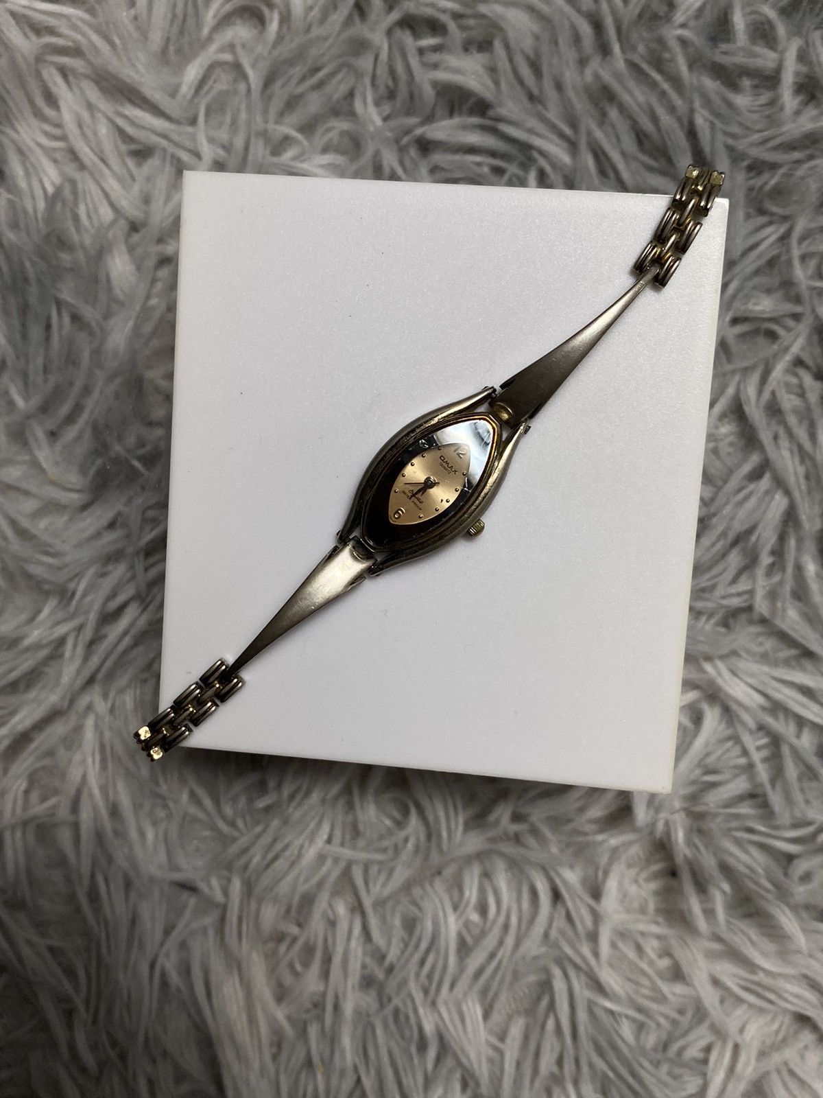 Vintage Vintage Omax Oval Gold Watch - Japanese Brand Size ONE SIZE - 2 Thumbnail