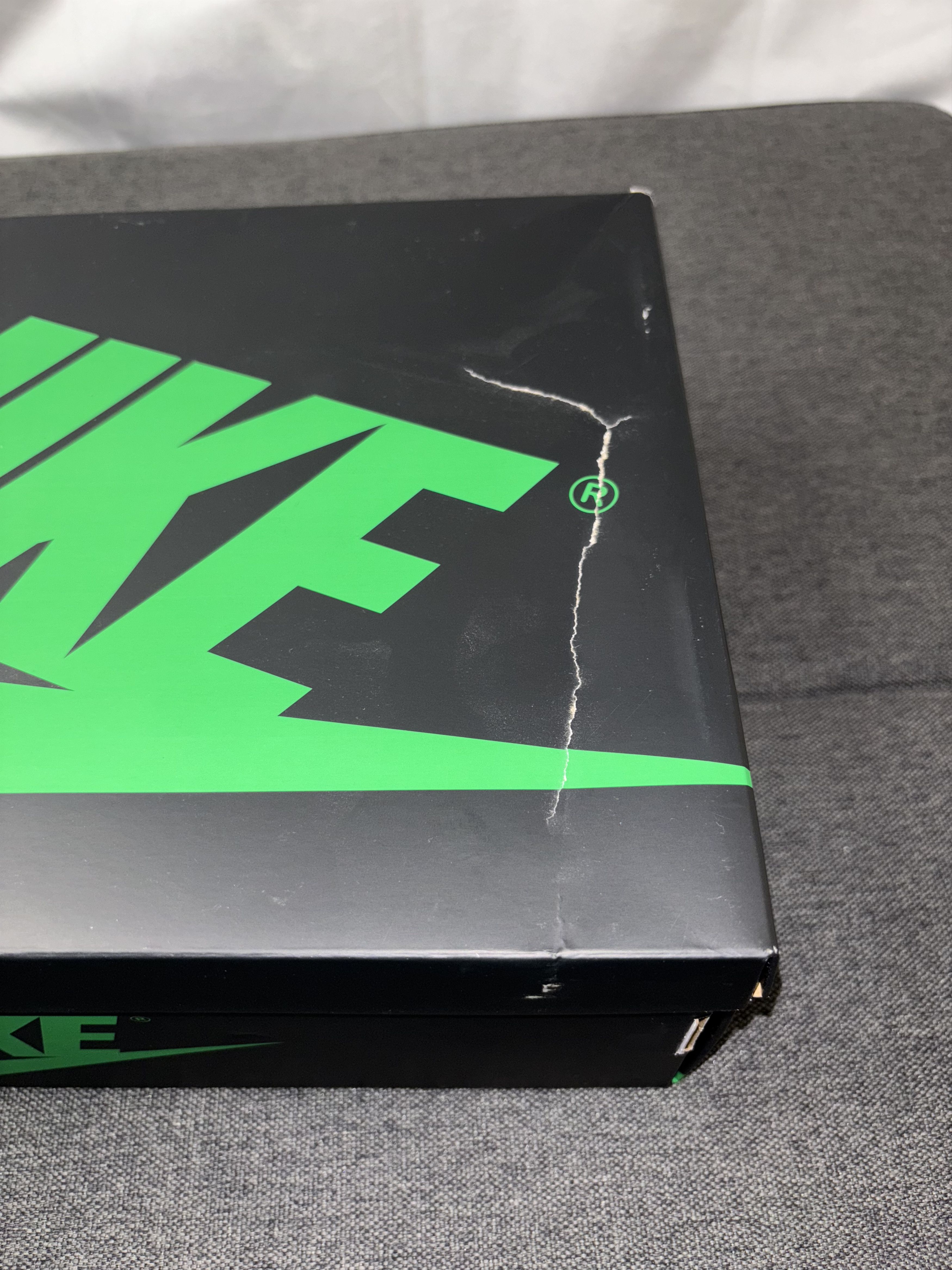 Jordan Brand Nike Air Jordan 1 Retro High OG Lucky Green DZ5485-031 Size US 13 / EU 46 - 3 Thumbnail