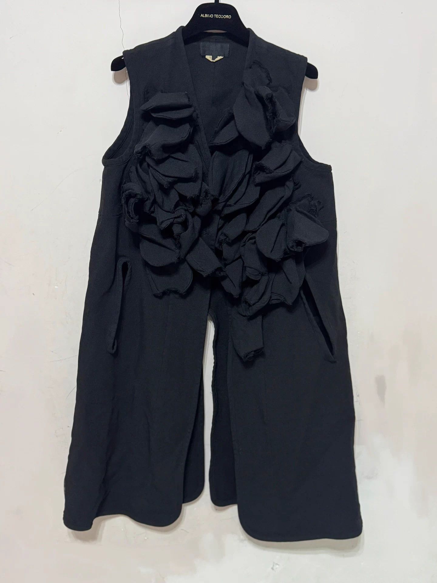 Comme des Garcons Comme des Garçons 17AW 3D Decorated Petal Vest Size XS / US 0-2 / IT 36-38 - 1 Thumbnail