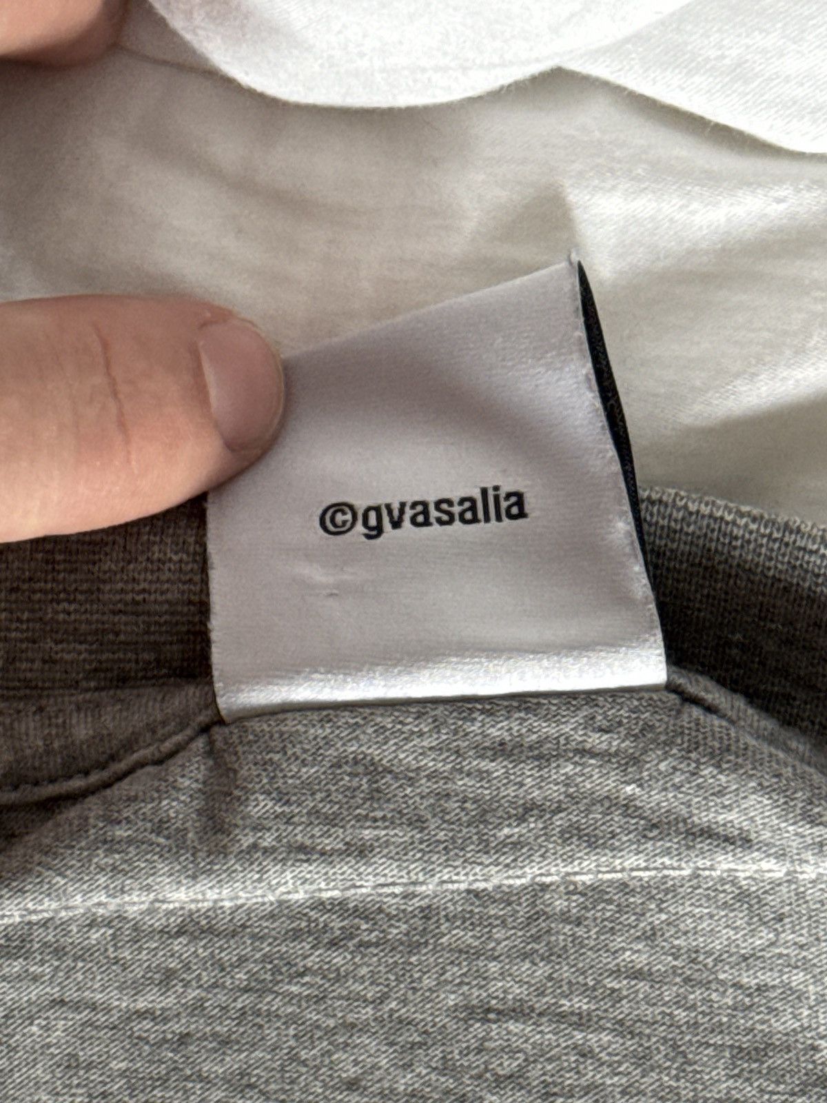 Vetements Grey Vetements Logo Back Label Size US L / EU 52-54 / 3 - 7 Thumbnail