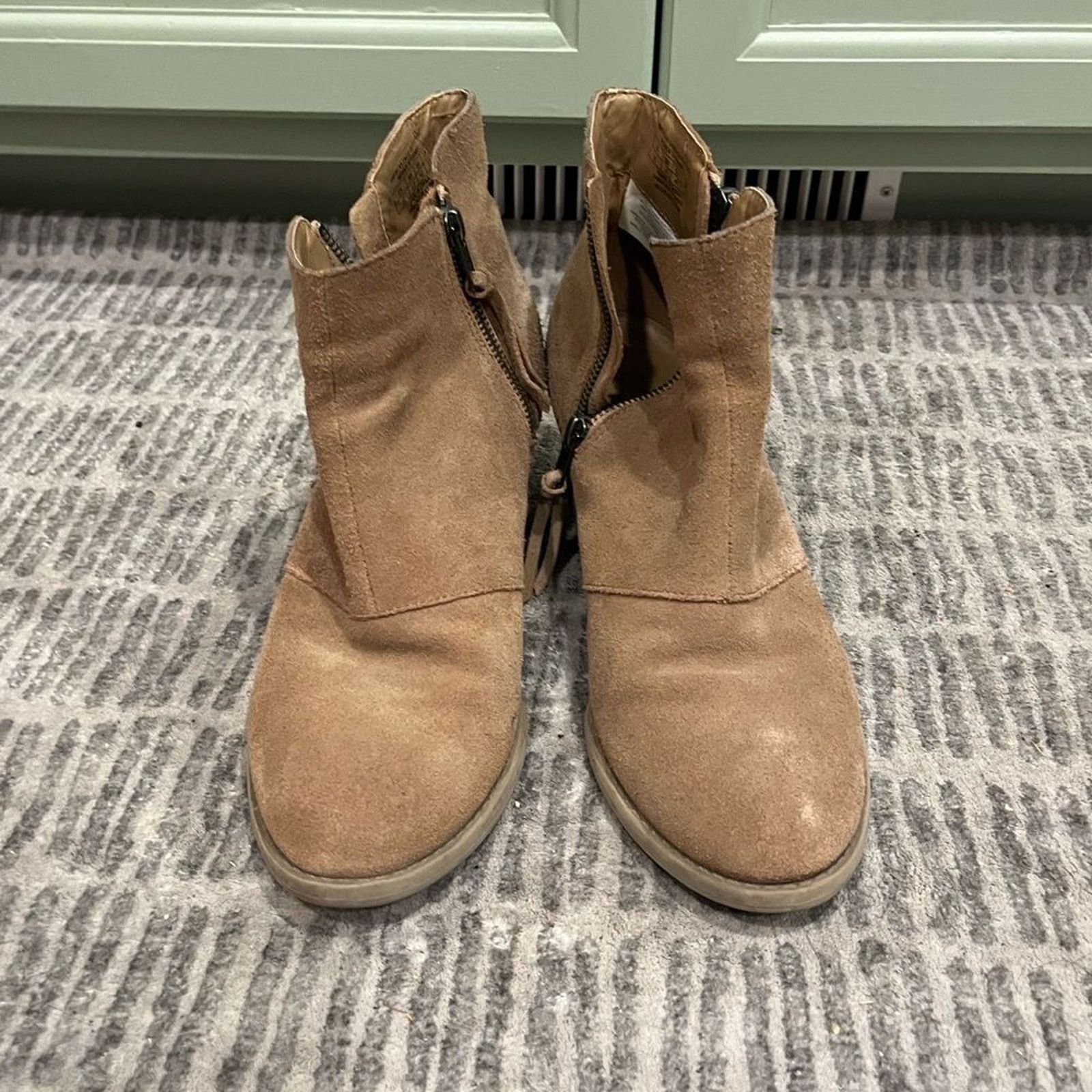 American Eagle Outfitters American Eagle Outfitters Bootie Suede Leather Tan Size 10 Size US 10 / IT 40 - 2 Thumbnail