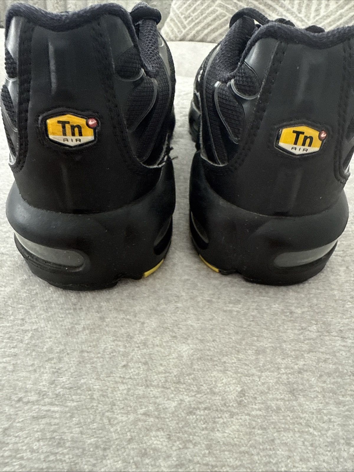 Nike Nike Air Max Plus Tn tuned air black yellow Size US 7 / EU 40 - 2 Thumbnail