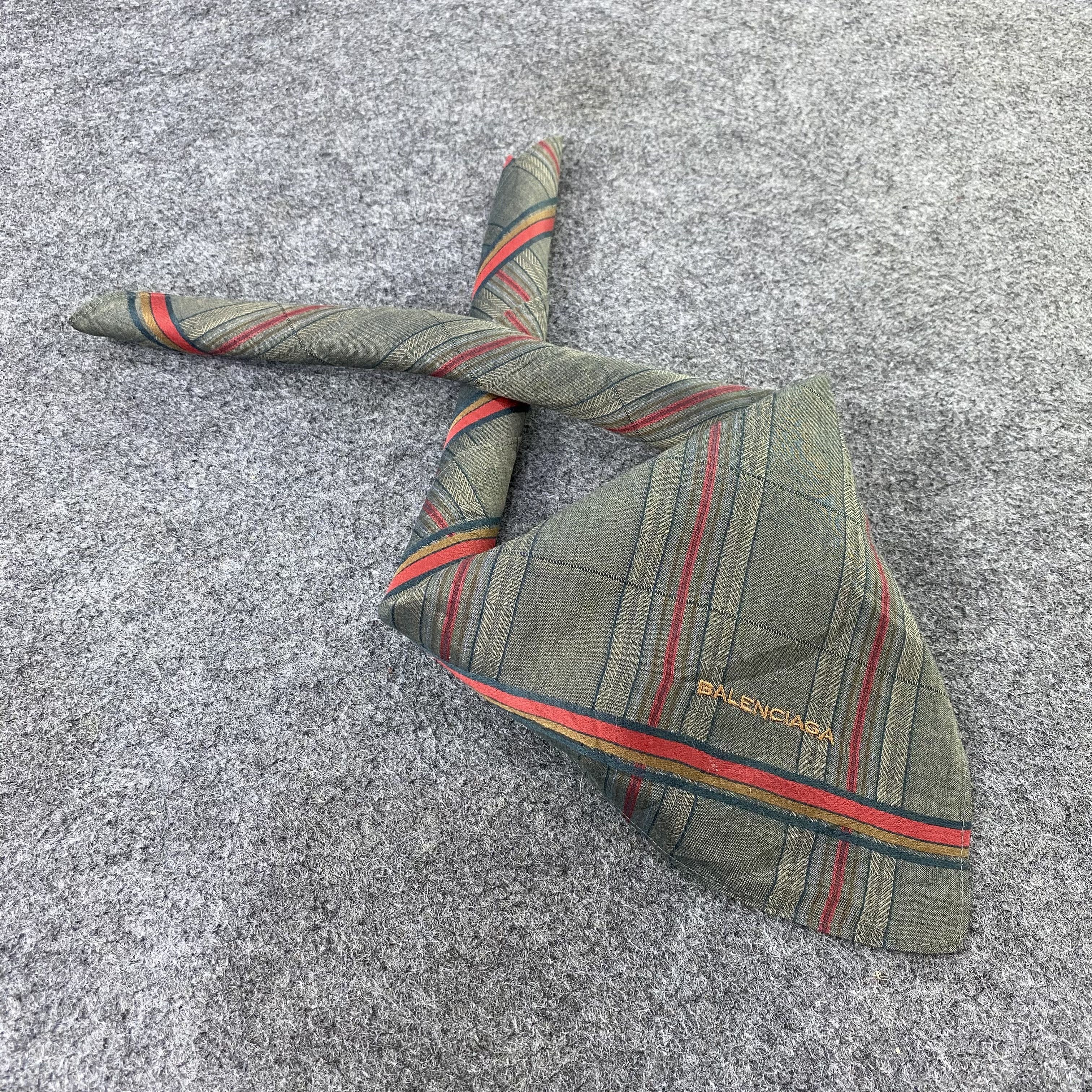 Designer Balenciaga Handkerchief / Bandana / Neckerchief-B1160 Size ONE SIZE - 1 Thumbnail