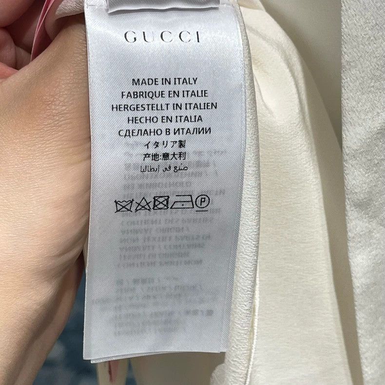 Gucci Gucci Silk pearl button ribbon shirt 2505-Nextarrow Size XS / US 0-2 / IT 36-38 - 4 Thumbnail