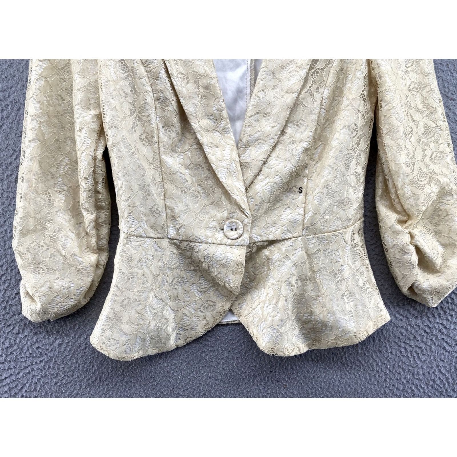 Vintage Maurices Blazer Jacket Women’s Yellow Floral Lace 1 Button Size S Vintage No Size S / US 4 / IT 40 - 2 Thumbnail